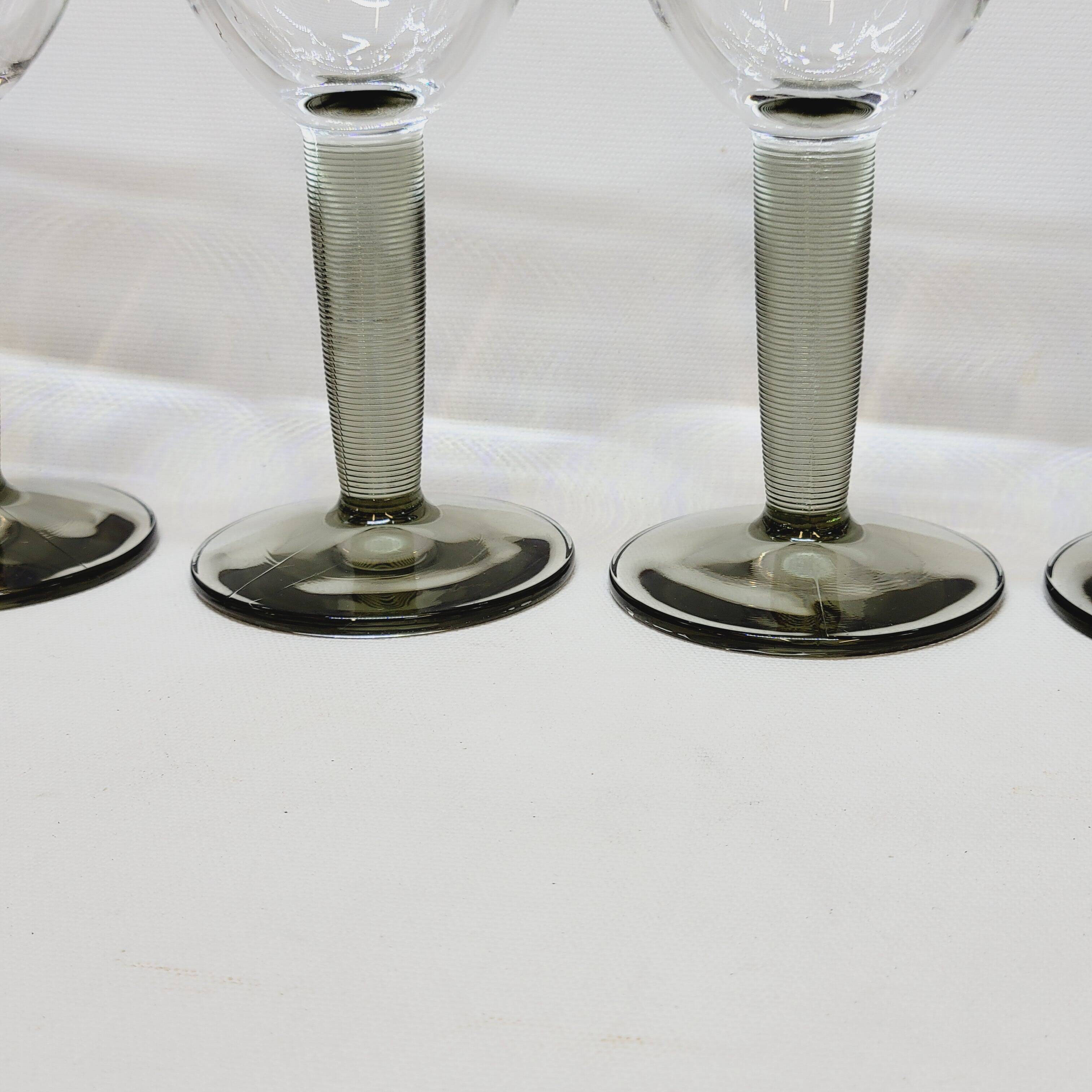 6 verres à vin vintage Bormioli Rocco en cristal gris strié