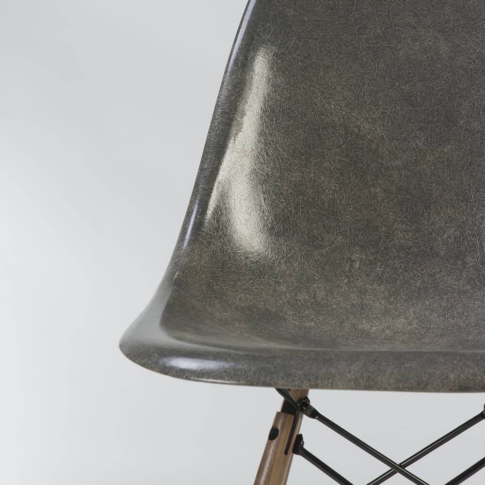 Paire de 2 chaises de salle à manger Eames DSW originales Herman Miller, gris éléphant
