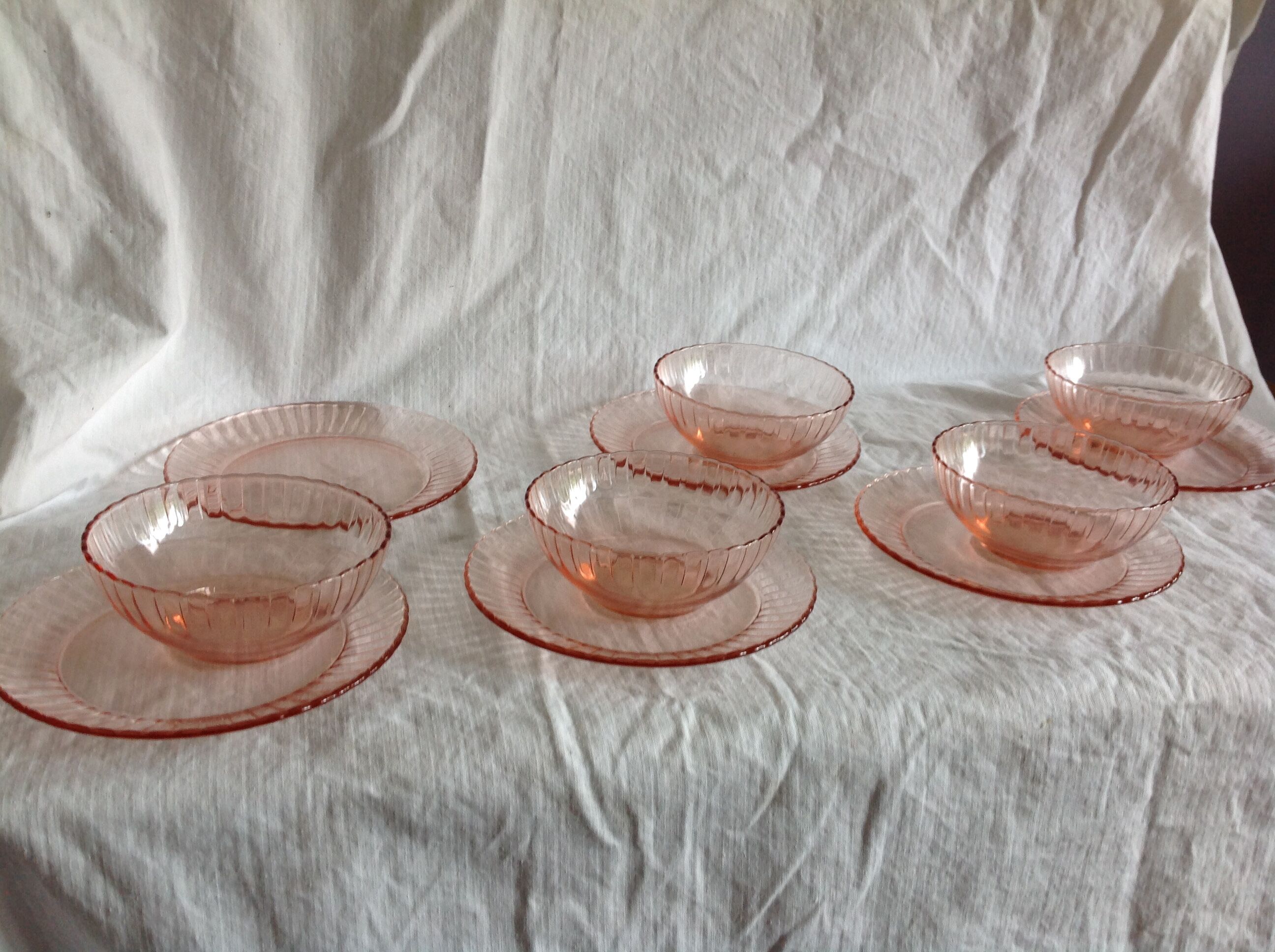 Set of 5 cups and 6 vintage plates