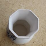Vase octogonal en porcelaine de moustiers dellerie