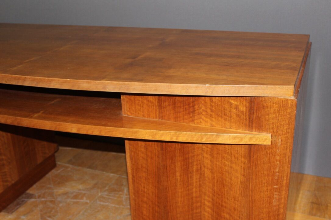 Art deco desk