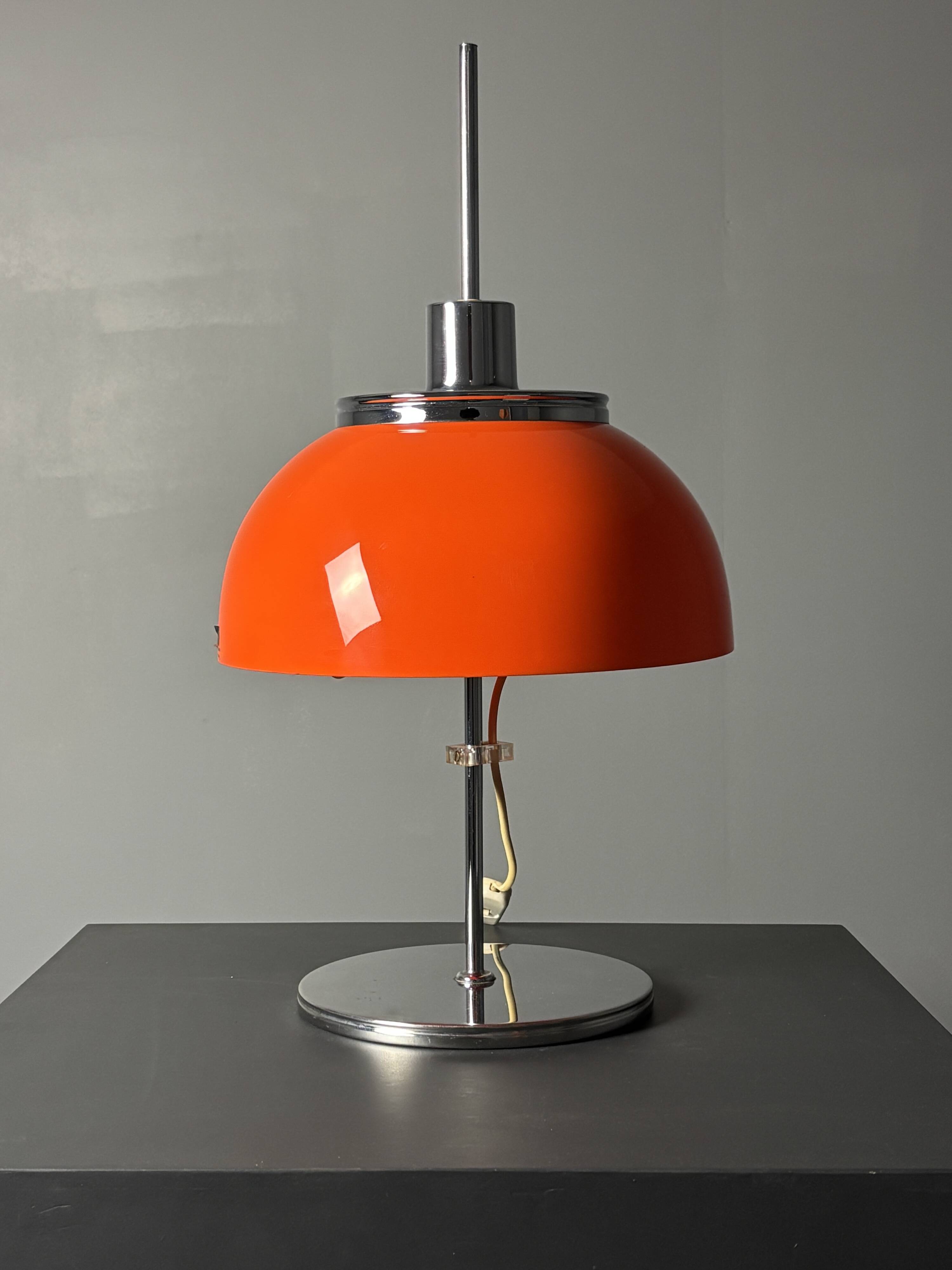 Midcentury "Faro" space age table lamp by Luigi Massoni for Guzzini, 1970s