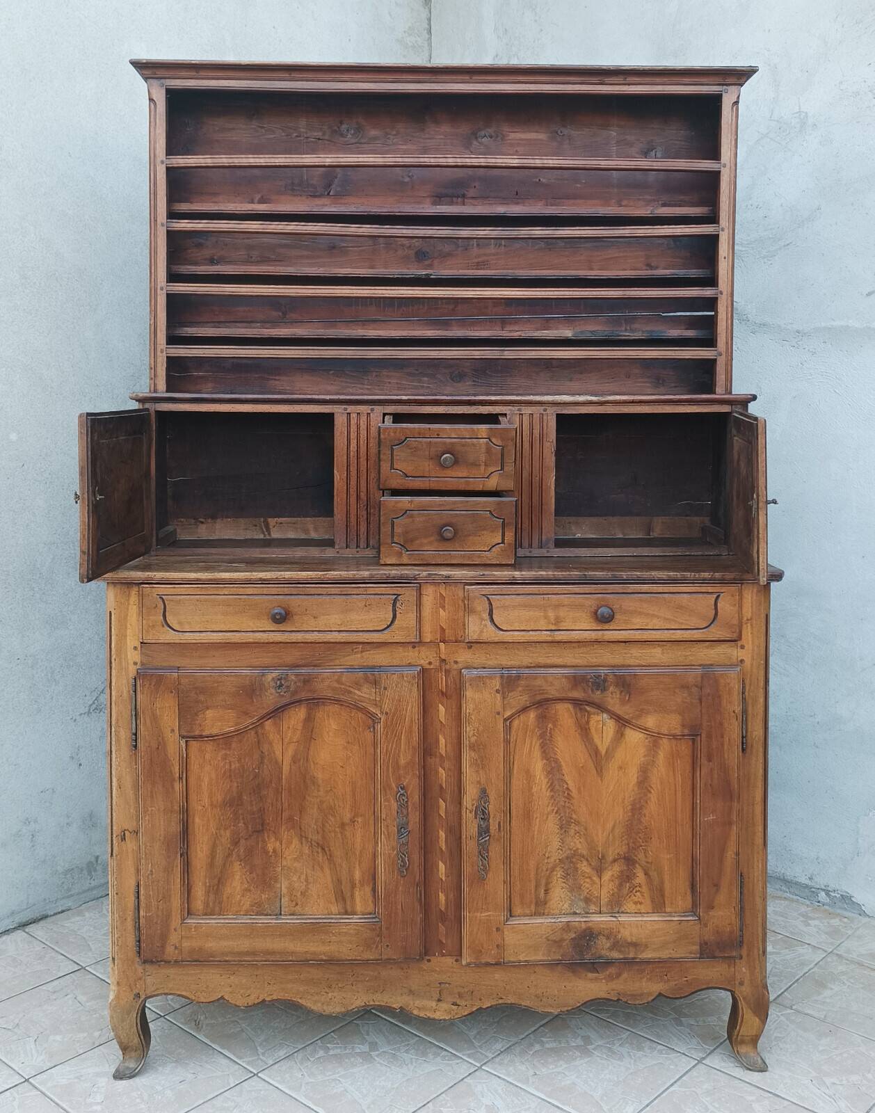 Louis XV sideboard in walnut, 19th century.