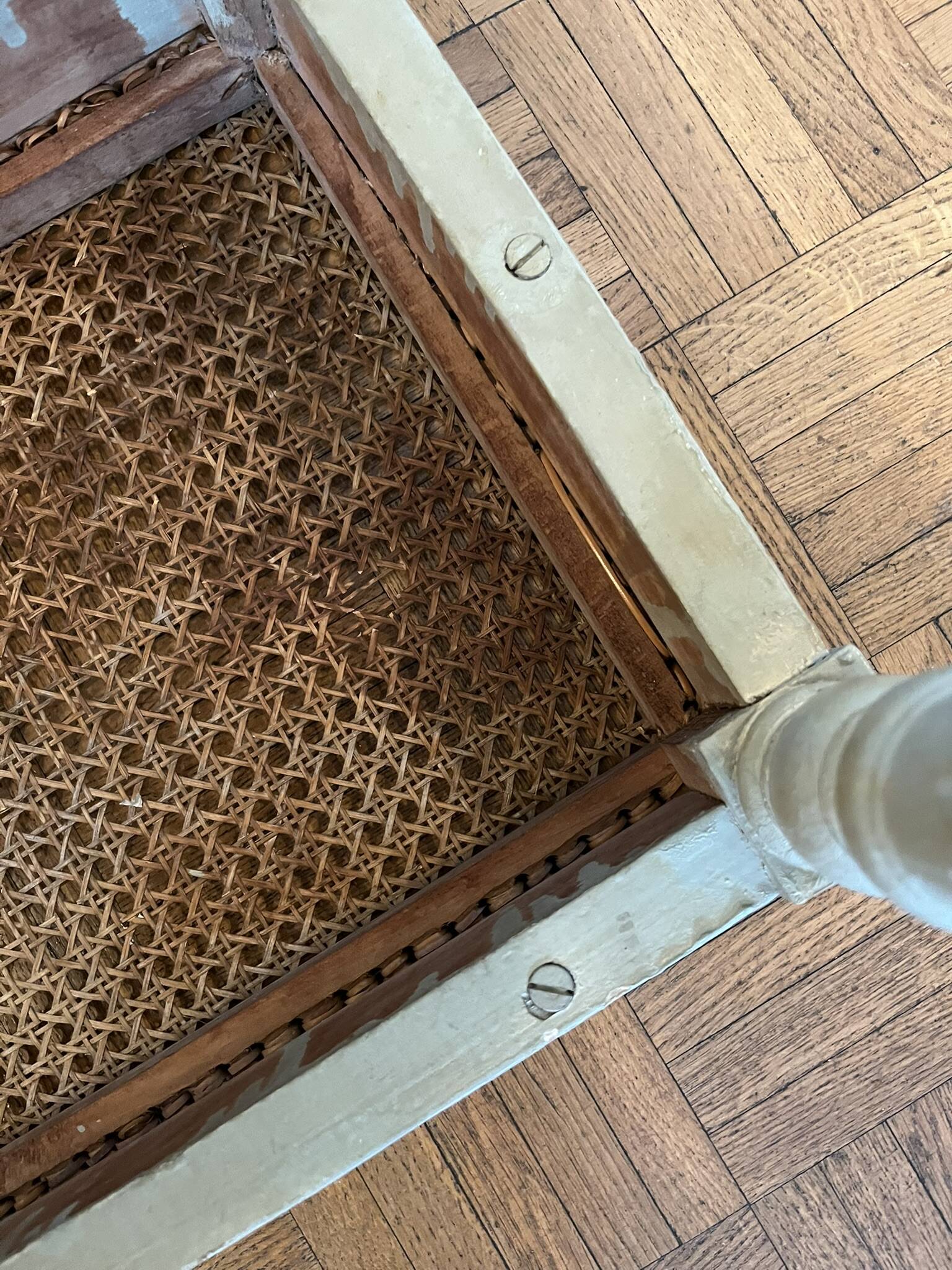 Footrest / bedroom stool Louis XVI — Celadon grey lacquered — Caned