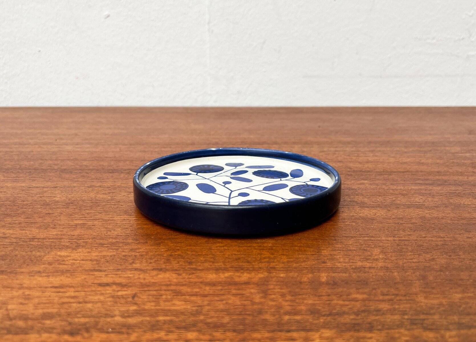 German ceramic saucer from the Stockholm series of the 1960s by Melitta, mid-century style.