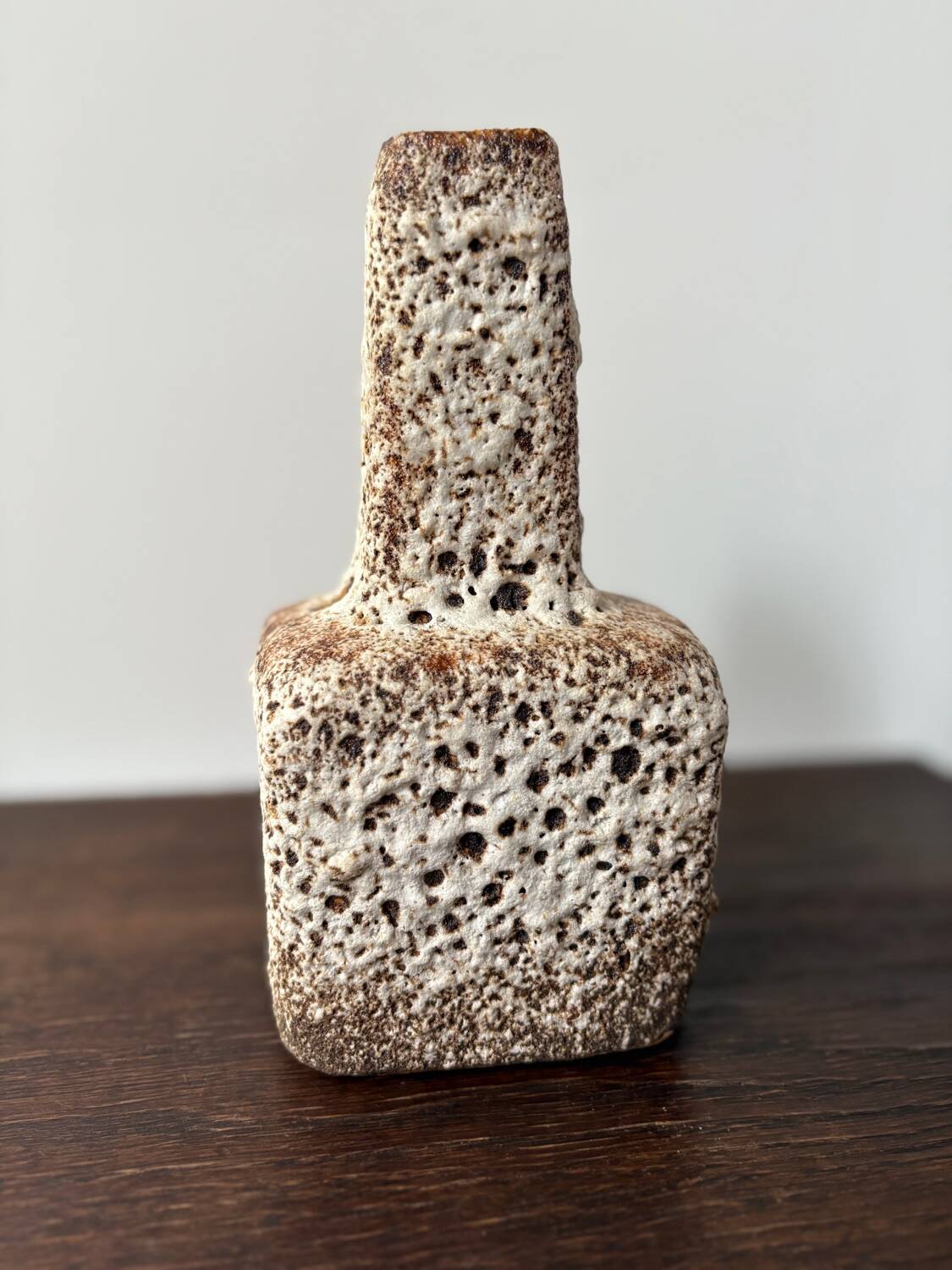 Vase en céramique fat lava années 60 marron et beige pays bas