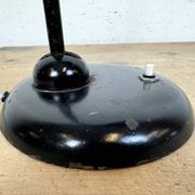 Lampe de table industrielle Bauhaus noire, années 1930