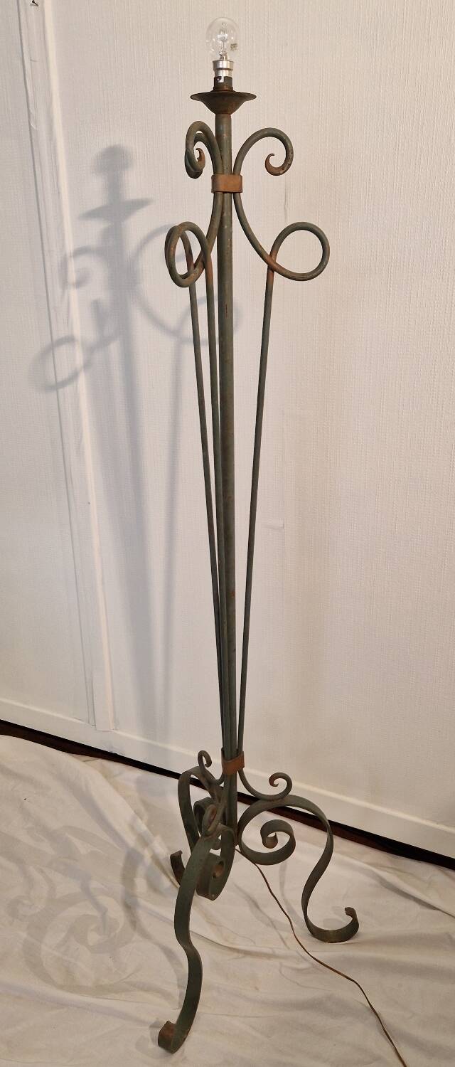 Lampadaire fer forgé torsadé luminaire