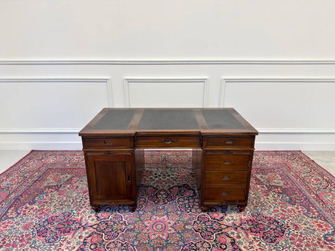 Classic English Desk with Black Inlay