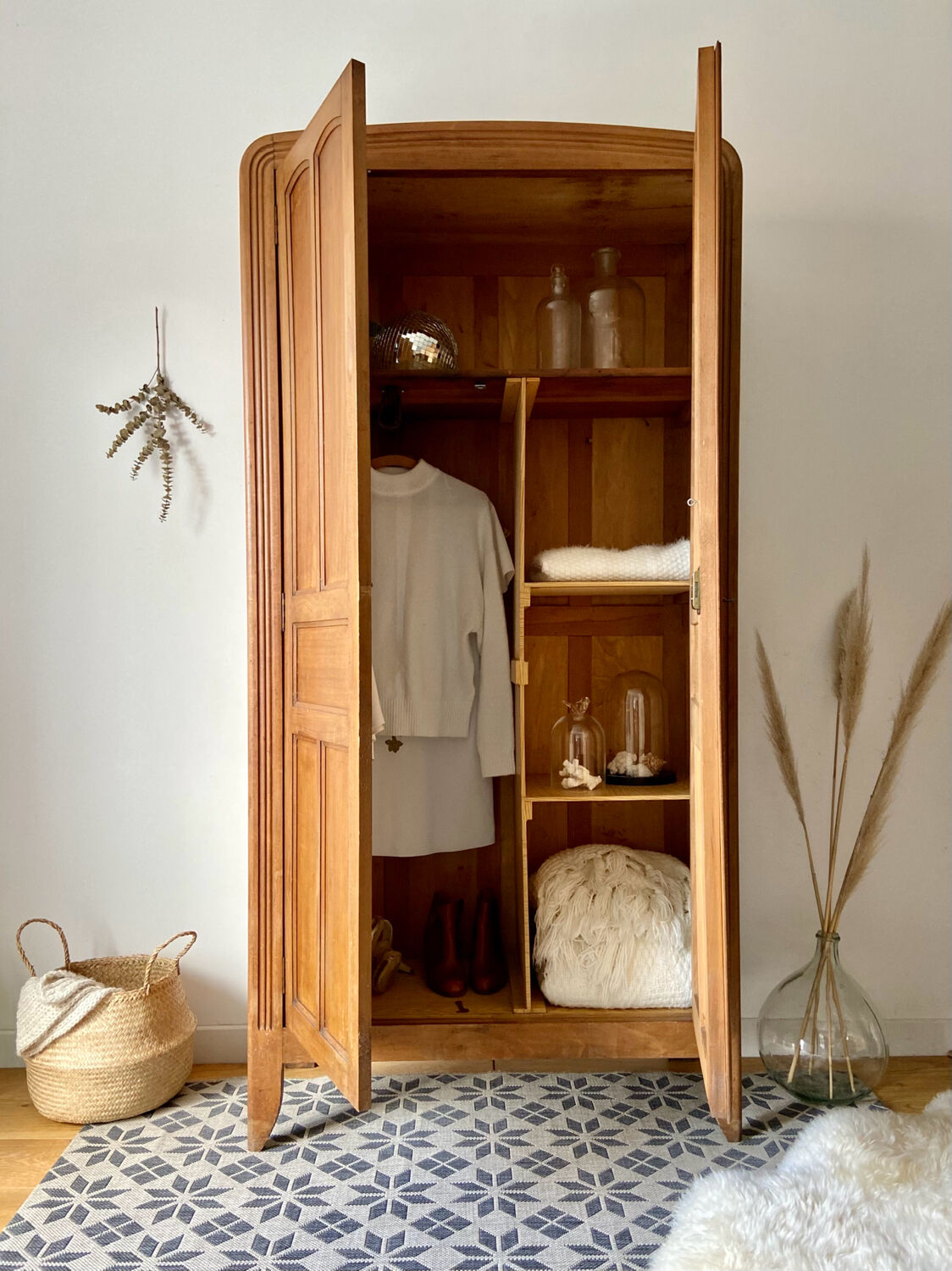 Armoire parisienne