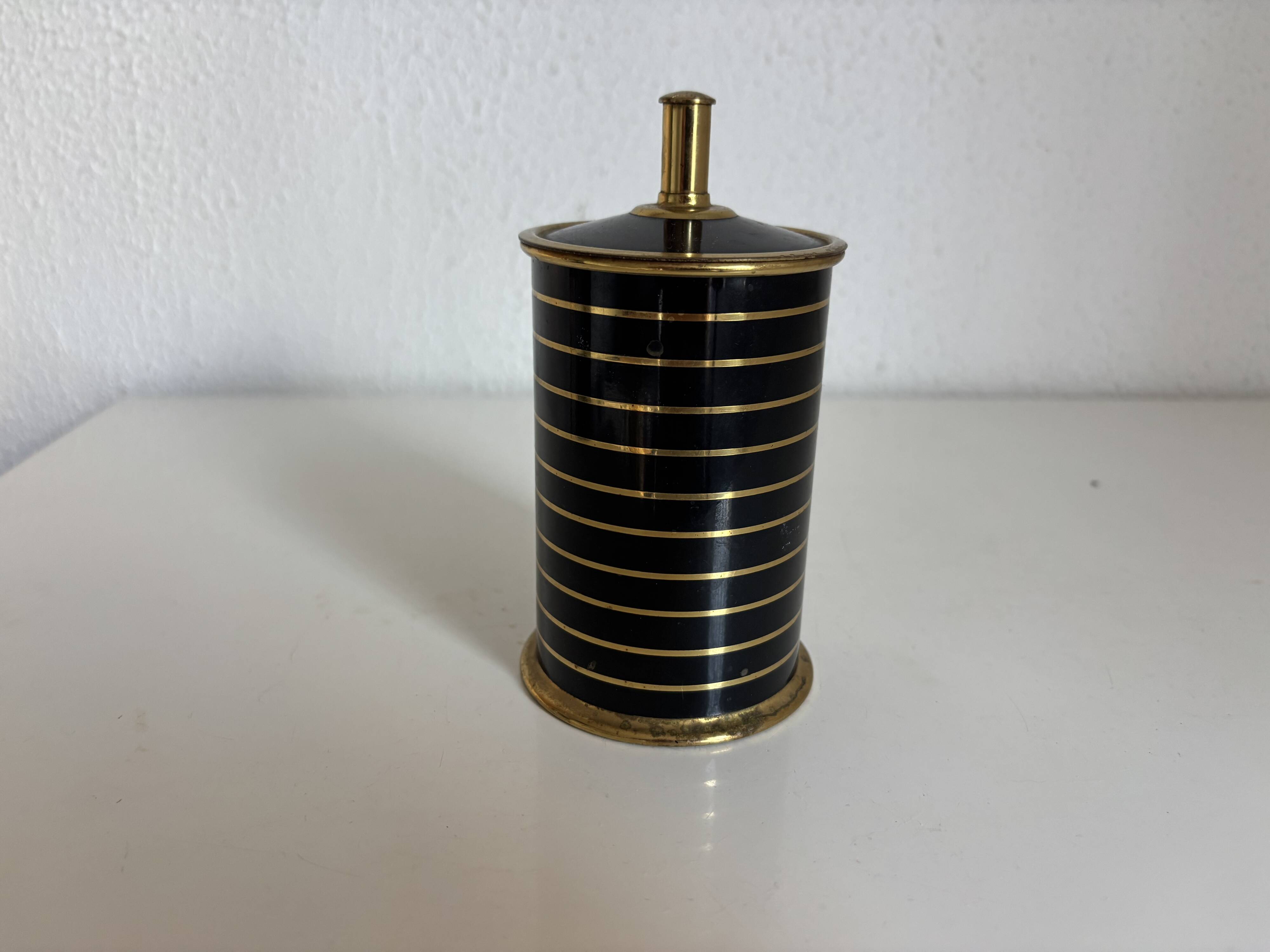Vintage 1960 black cigarette case with gold stripes - 14 x 7 cm