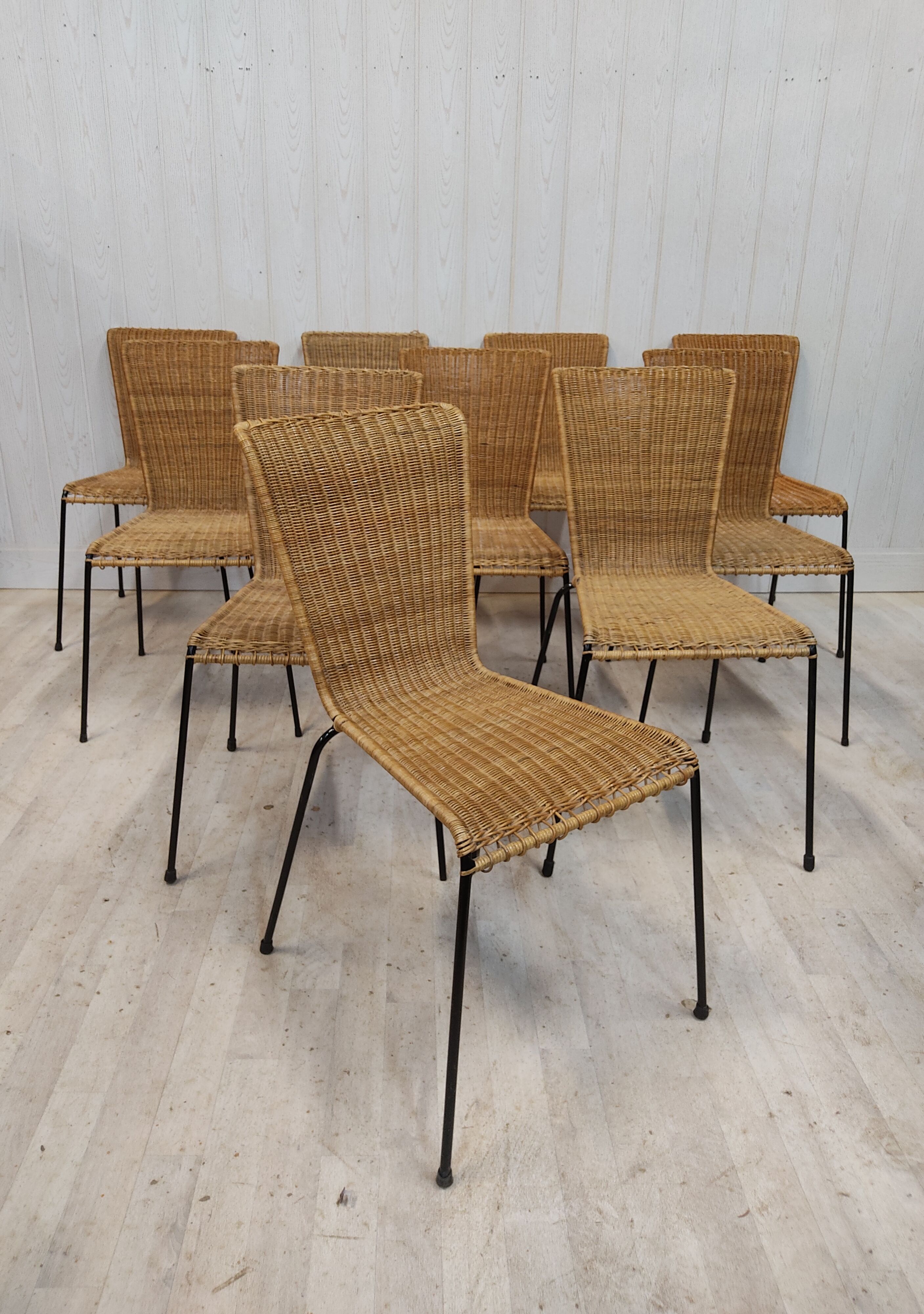 Lot de 10 chaises vintage osier et métal