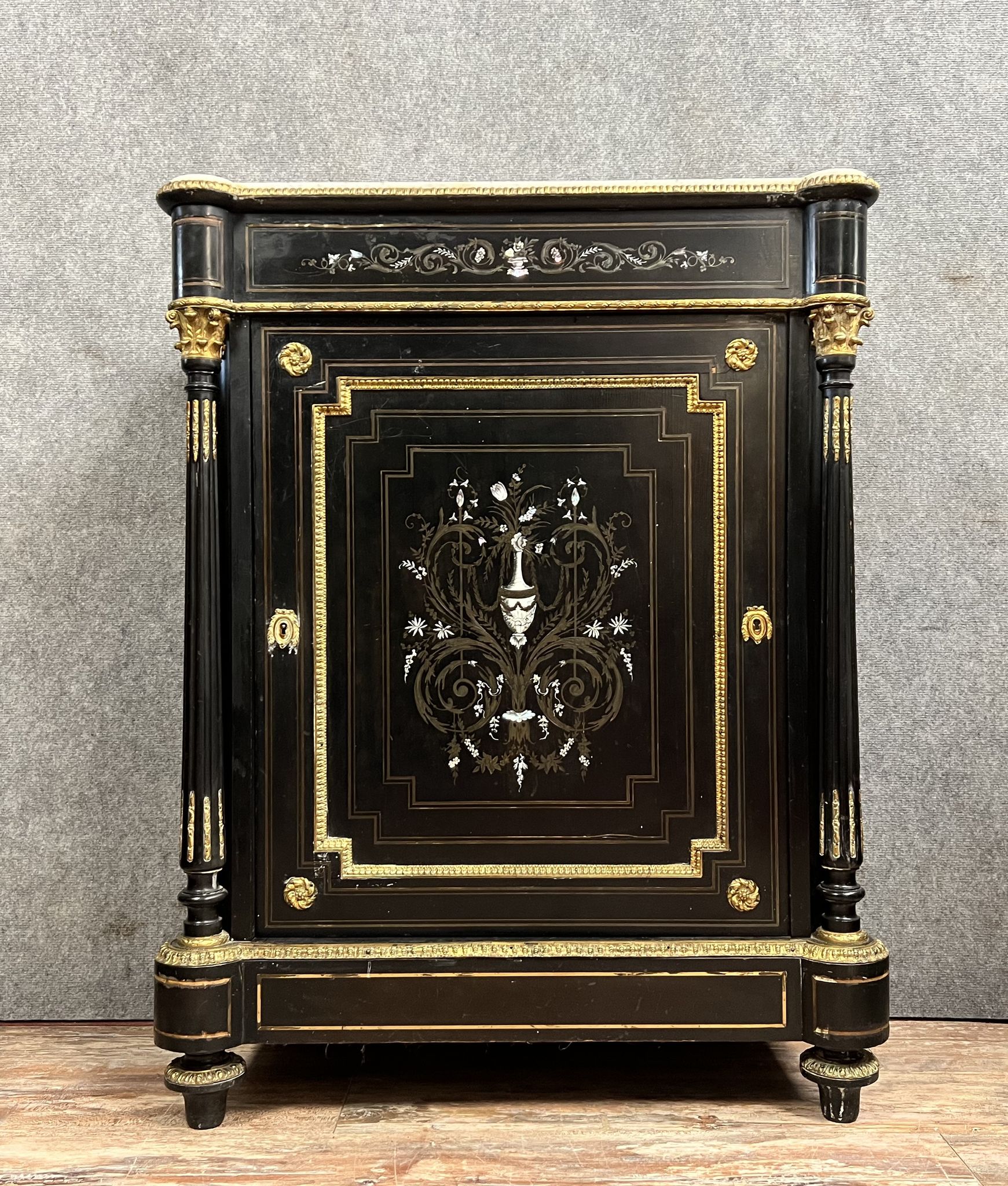 Superbe meuble d'appui Boulle époque Napoleon III laqué noir vers 1850