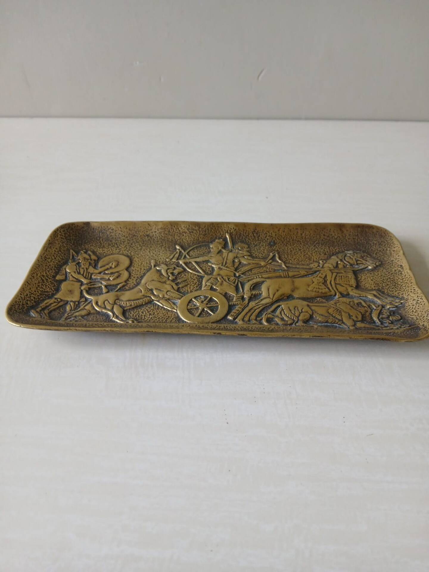 Max Le Verrier – Large bronze platter signed – Lion hunt – 28