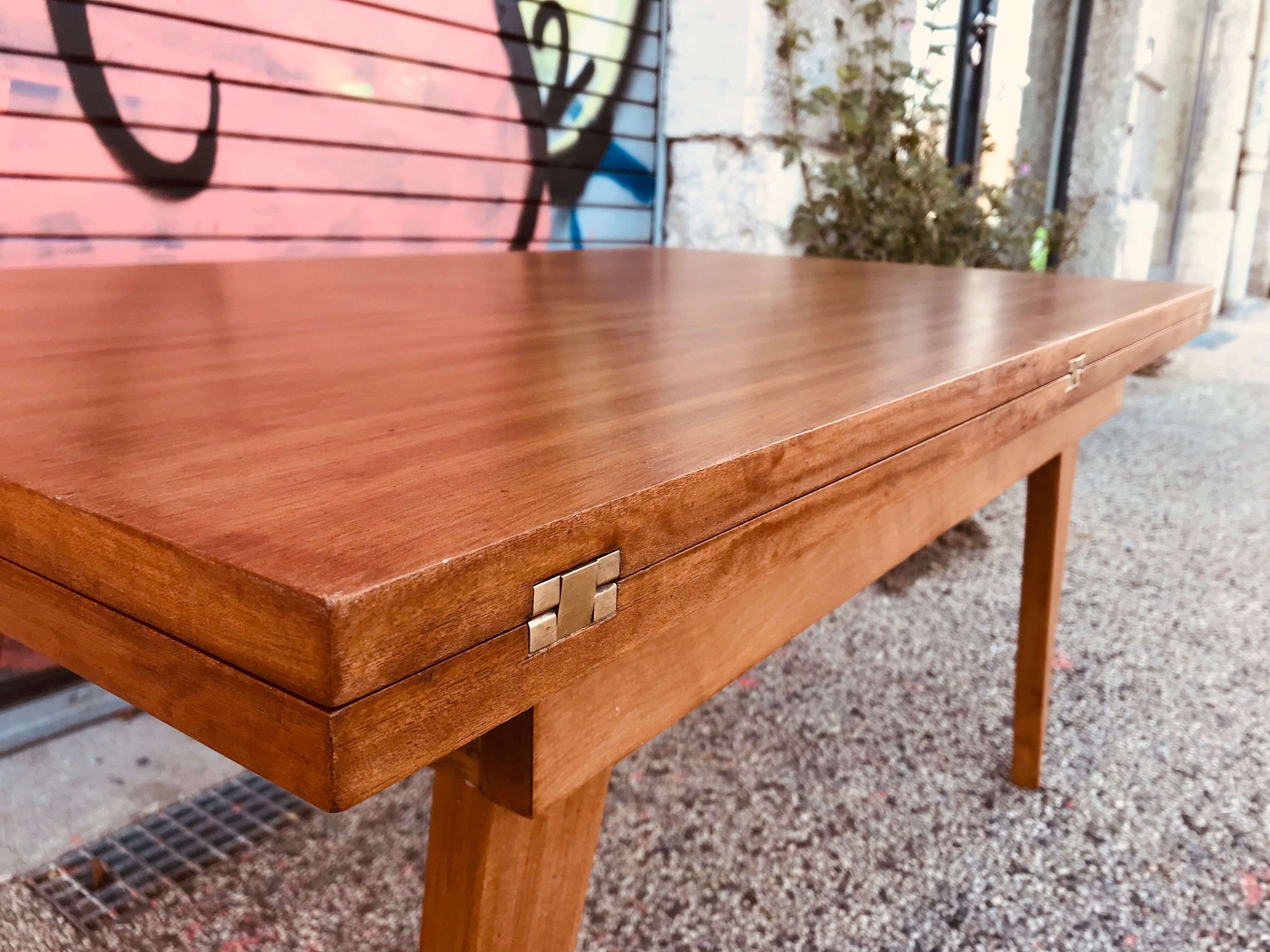 "Revelation" wallet table by Albert Ducrot