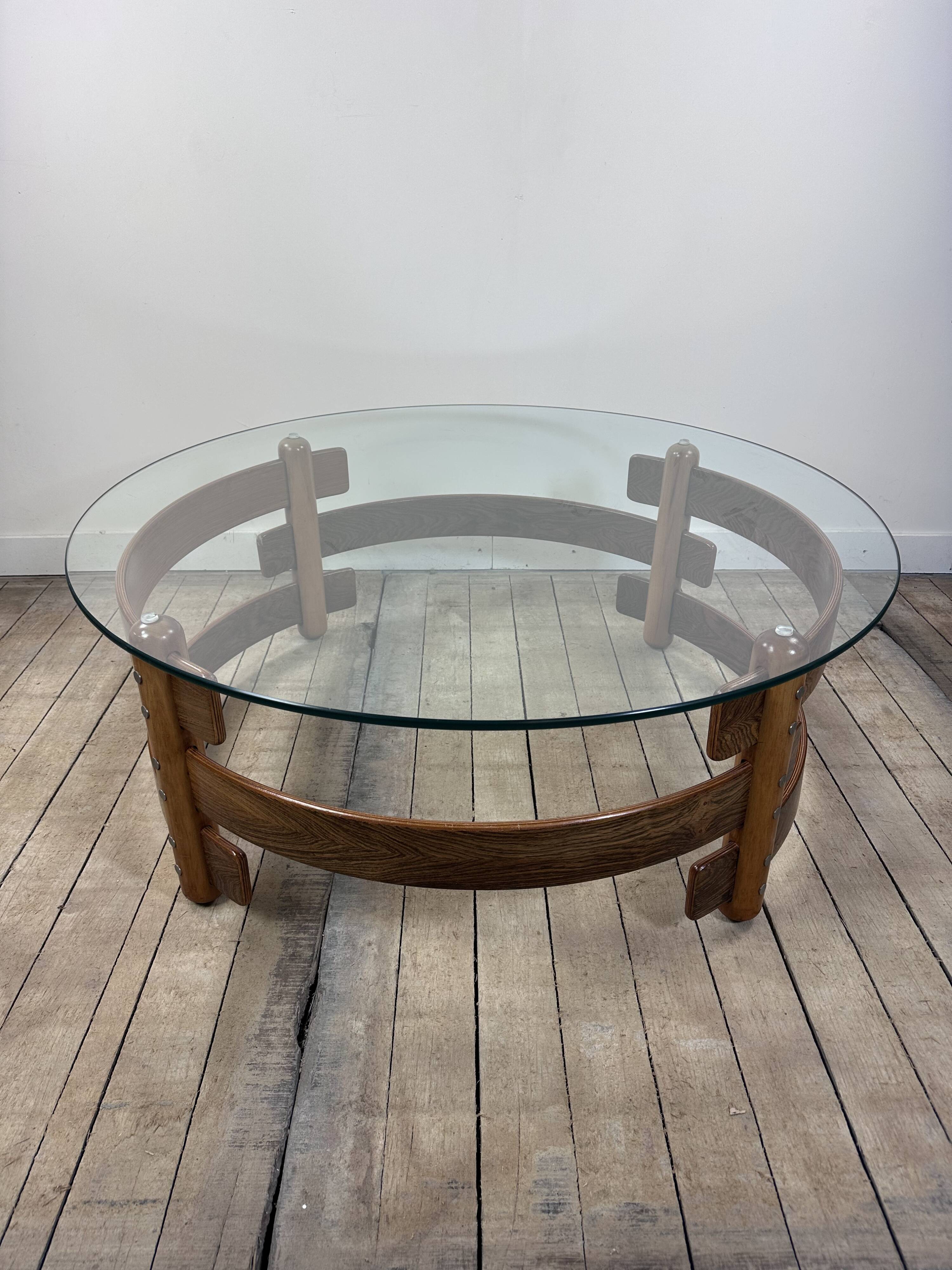 Table basse ronde scandinave en teck 1970