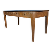 Ancien table de cuisine en bois décorée