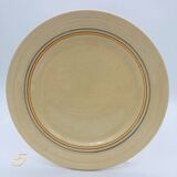 6 flat plates with a fine decoration of blue and gold borders.