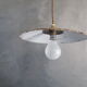 Suspension ancienne en tôle émaillée verte