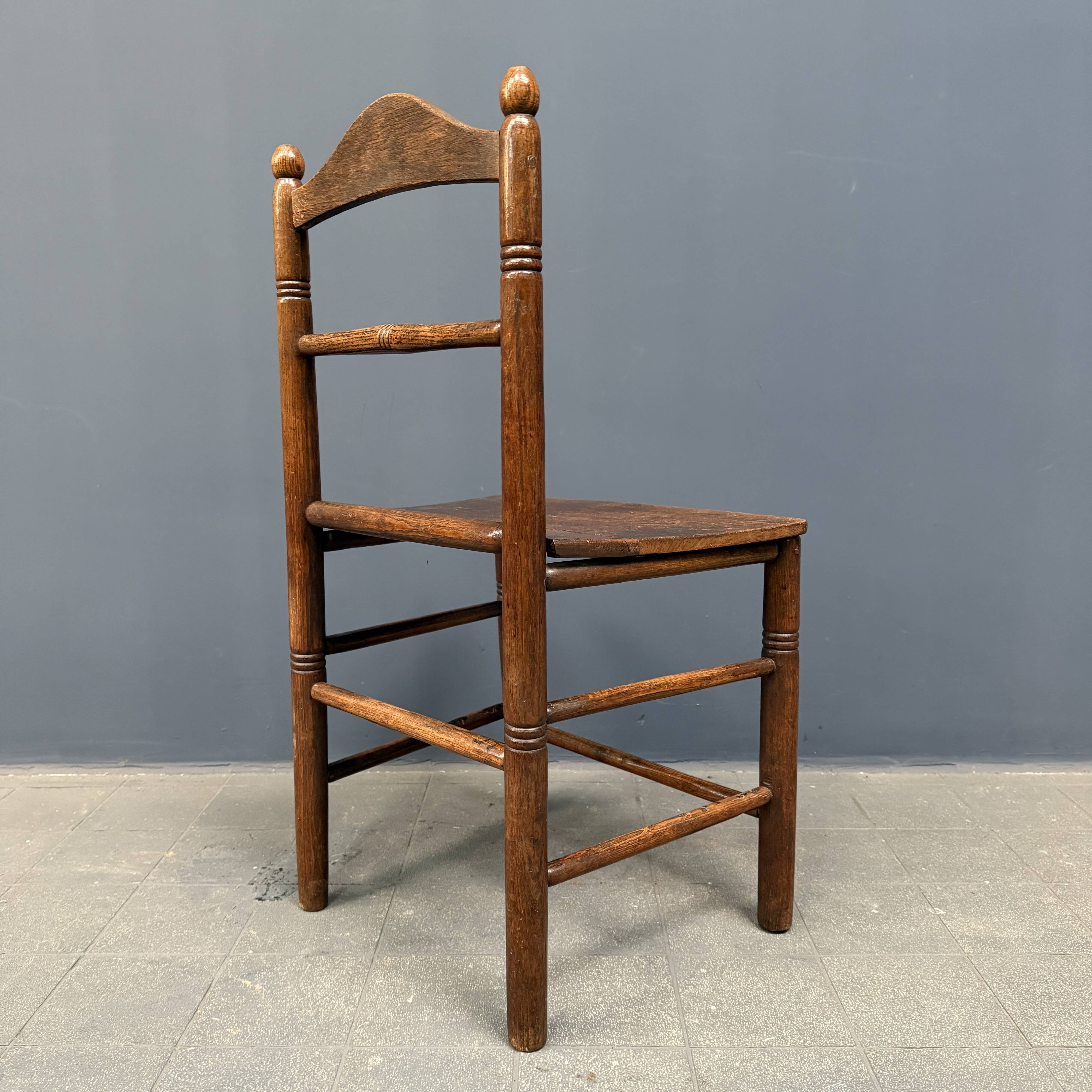 Ensemble de six chaises de cuisine anglaises anciennes