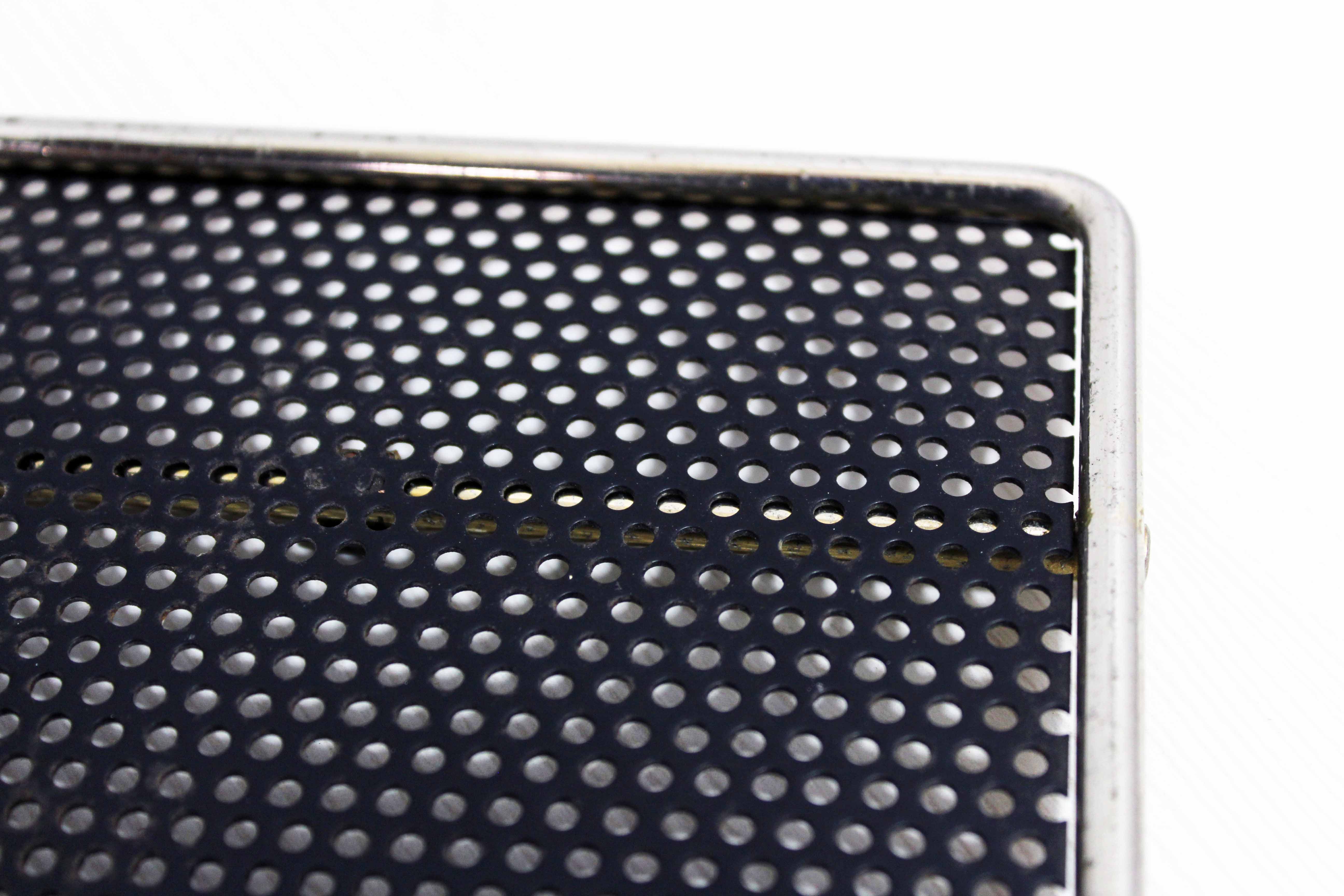 Wall-mounted barber mirror