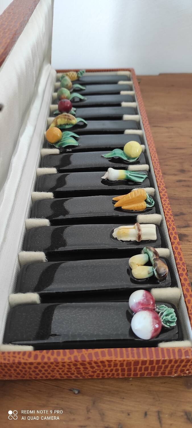 Ceramic knife holder set