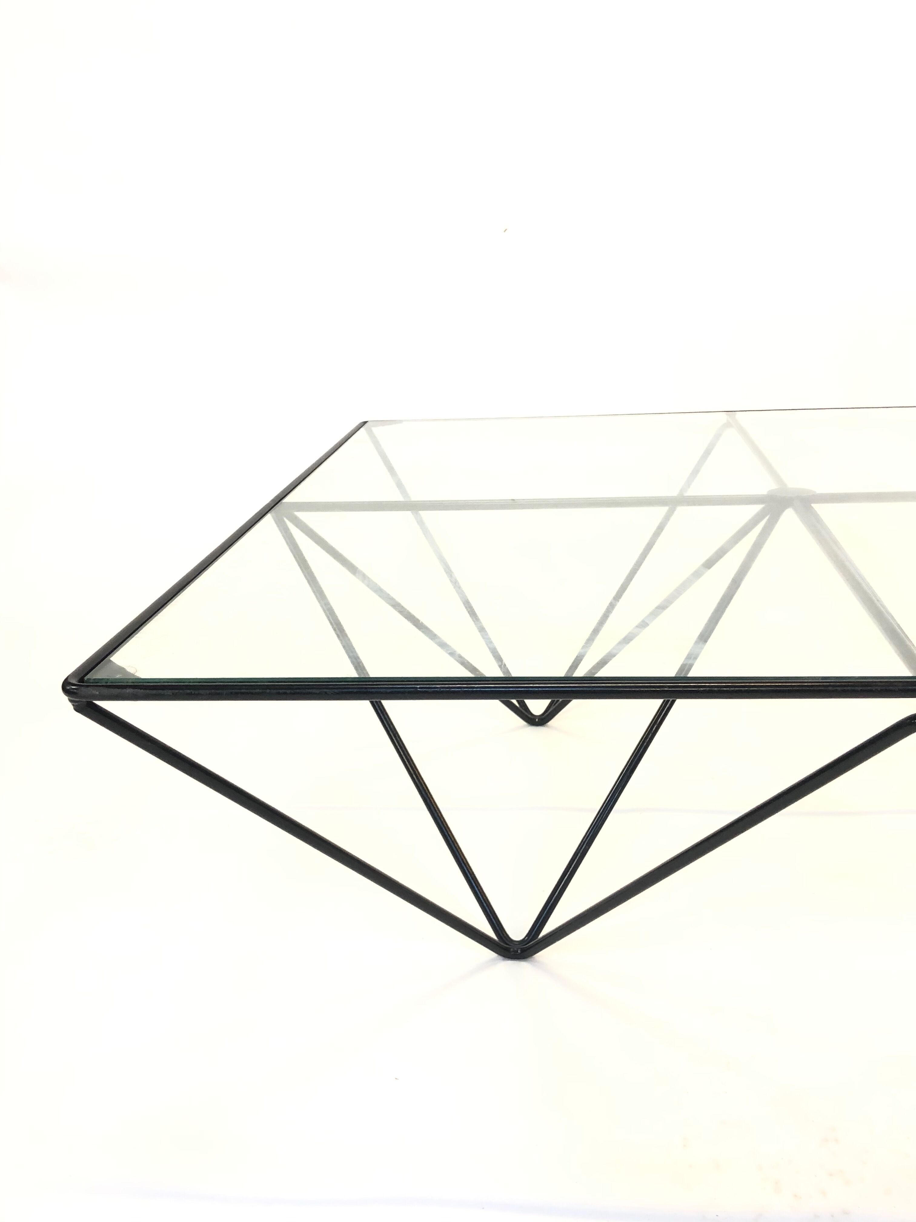 Vintage coffee table in 60s/70s steel wire design