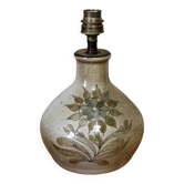 Ceramic lamp base with flower decoration