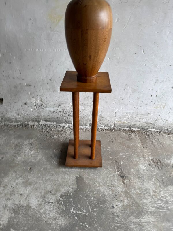 Vase sculptural haut en bois massif, finition brun naturel, objet d'art minimaliste tourné, 73,5 cm