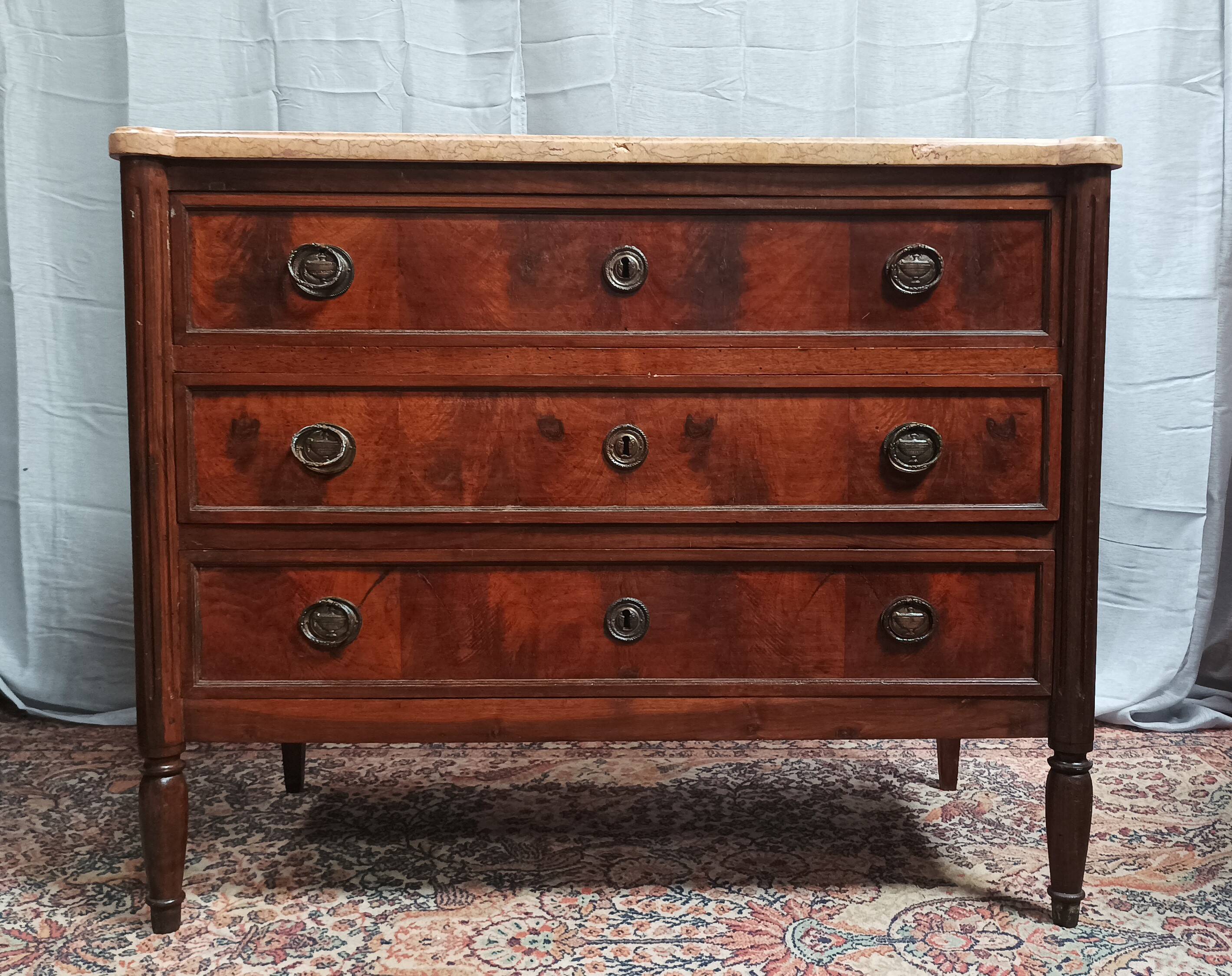 Commode Louis XVI en acajou