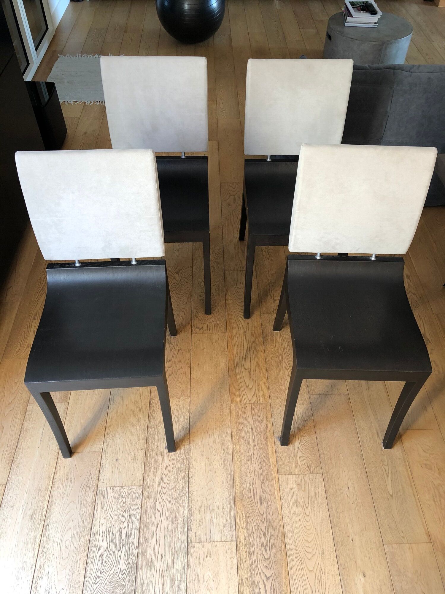 Lot of 4 chairs "Finn" by Thibault Desombre for Ligne Roset