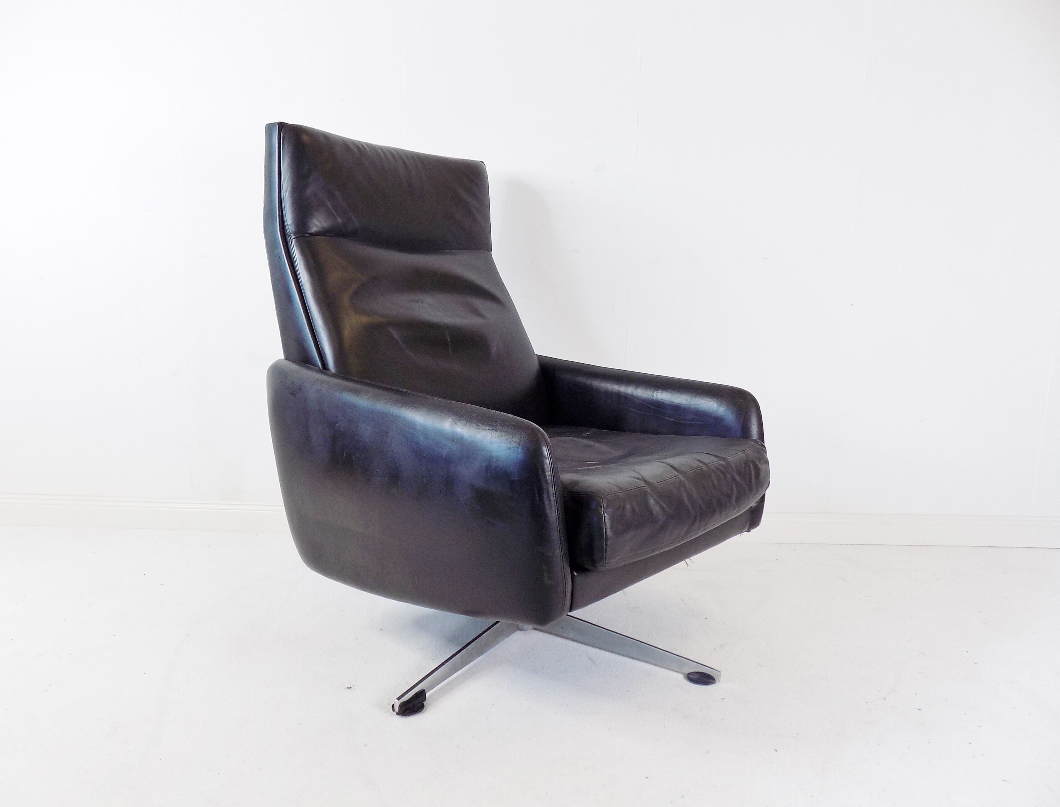 Leather armchair 60s black
