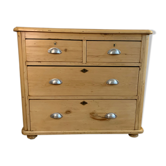 Antique chest of drawers