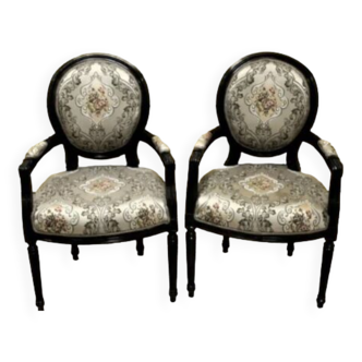 Louis XV stylish armchairs with motifs