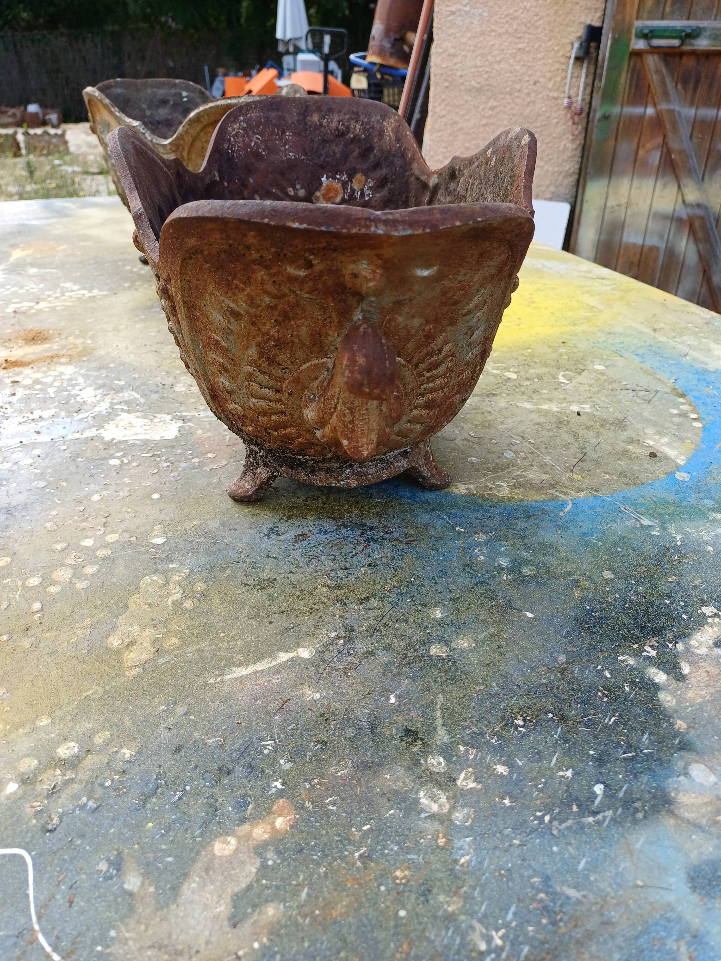 Pair of enamelled cast iron planters from 1900 from Charleville-Mézières