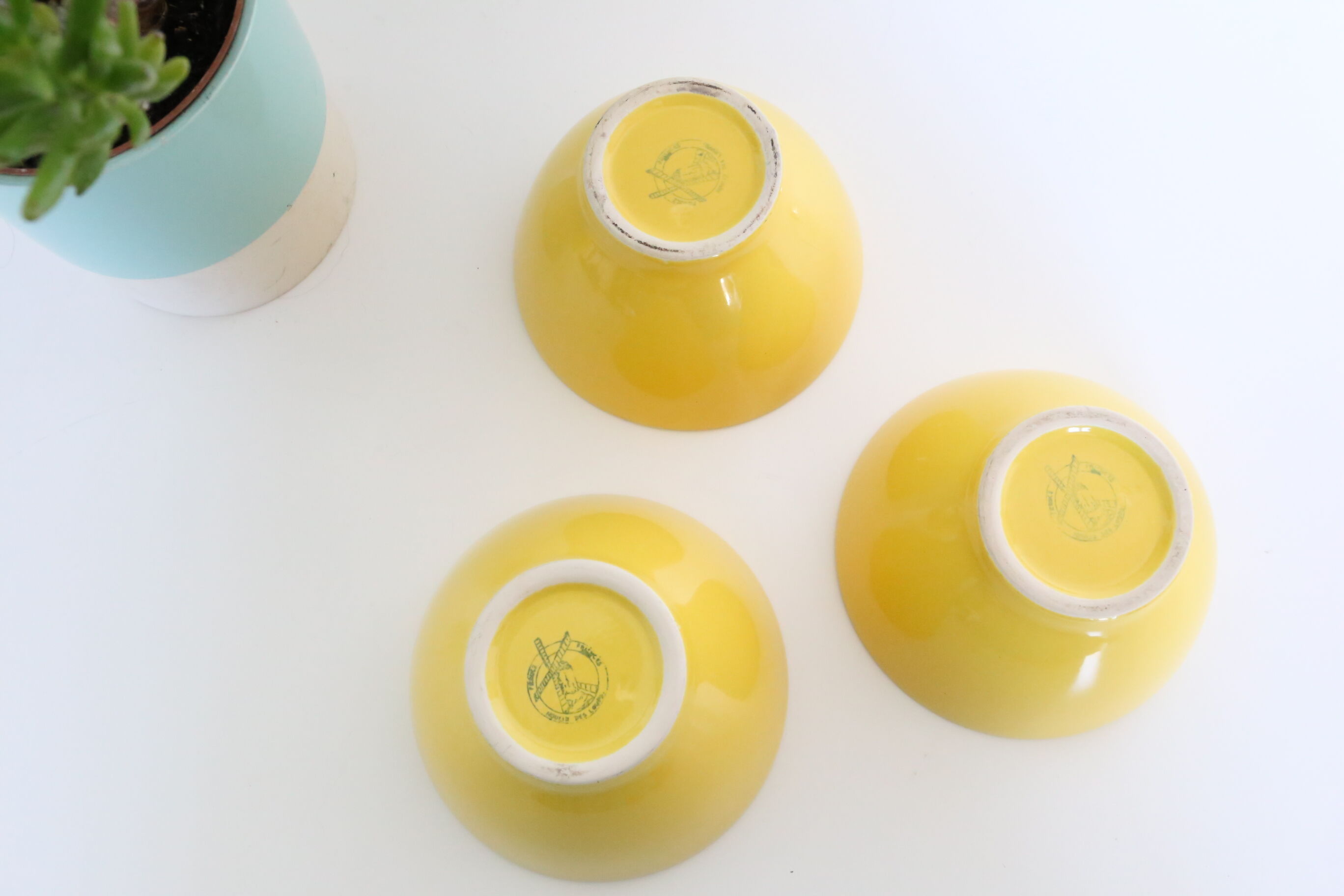 6 yellow bowls Moulin des Loups