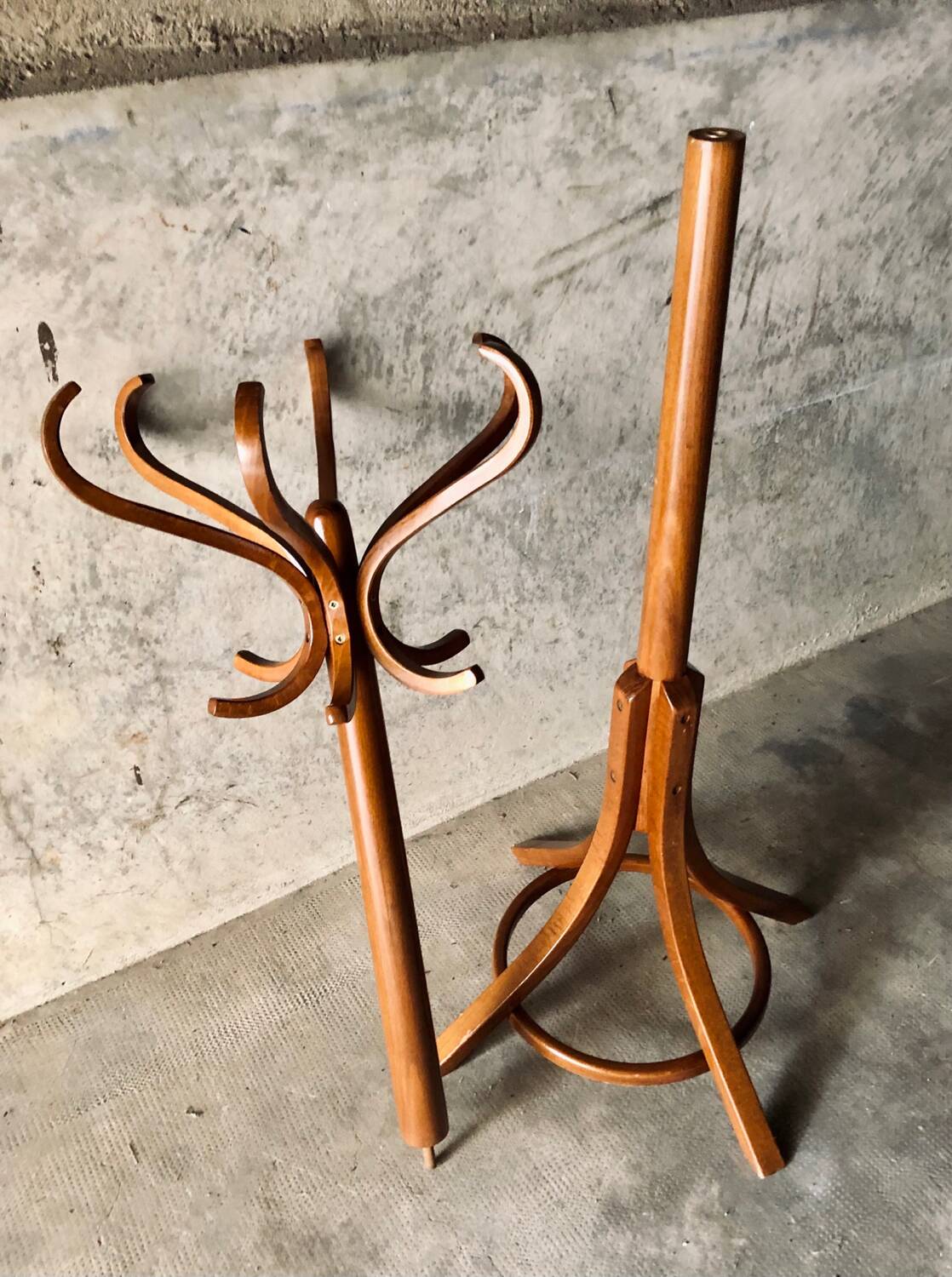 BAUMANN wooden “Parrot” coat rack