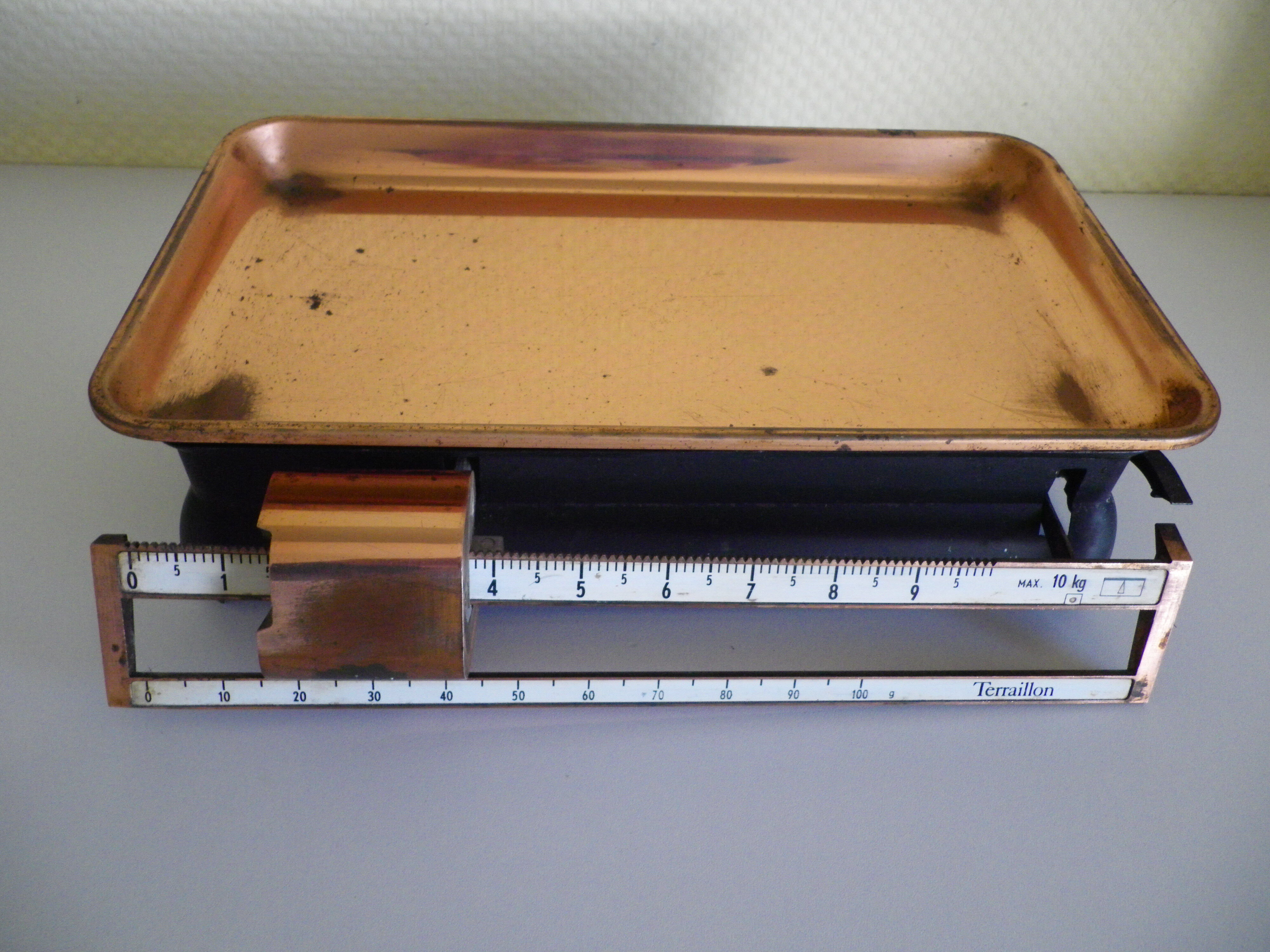 Teraillon brand vintage metal and copper metal scale 50s