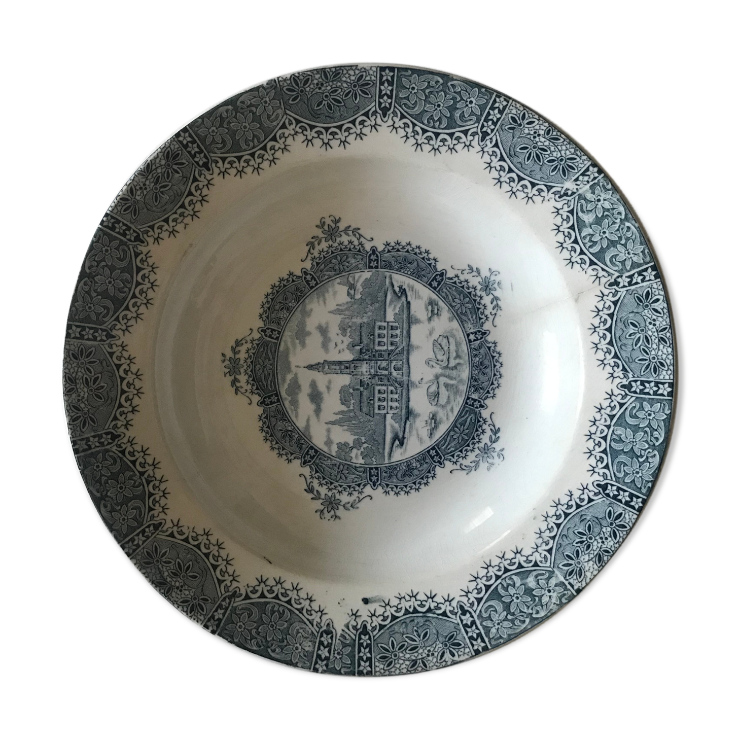 Hollow service dish in Iron Land
