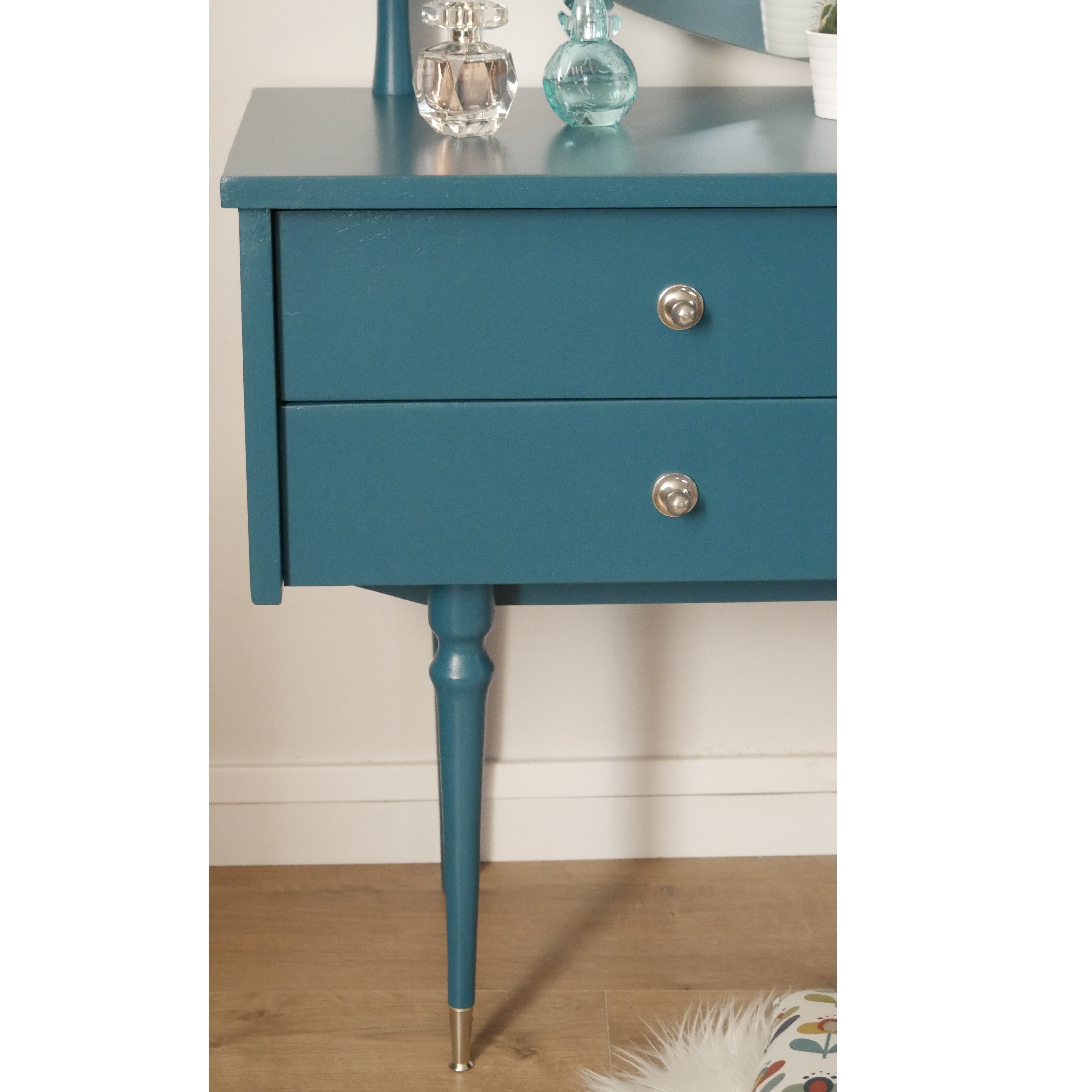 Vintage vanity, 60-70 years