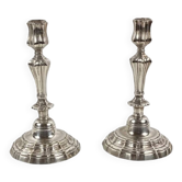 Paire De bougeoirs  en métal  argenté, de style Louis XIV