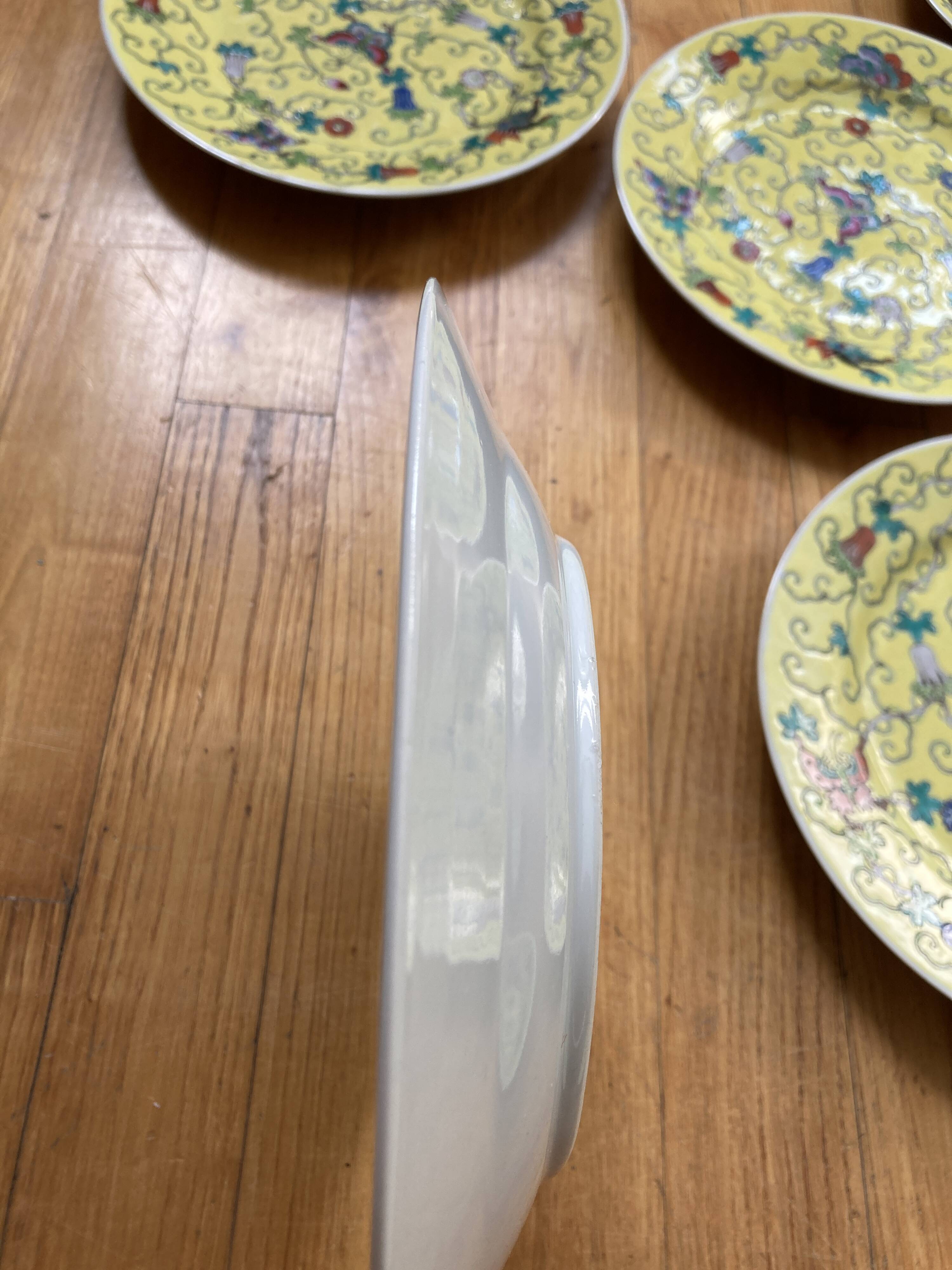 8 polychrome Chinese porcelain plates - Very good condition - 1950s