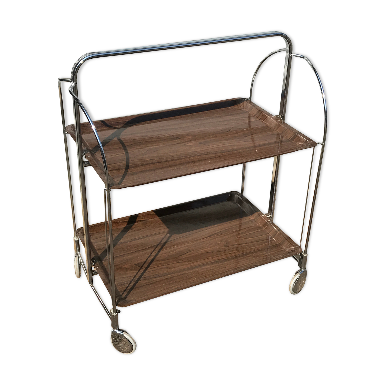 Folding serving table