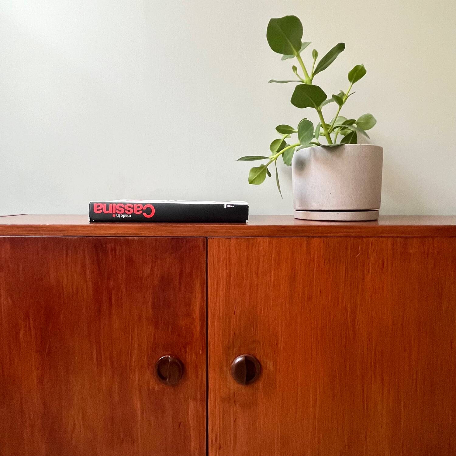 Vintage 70's sideboard with cat eyes handles