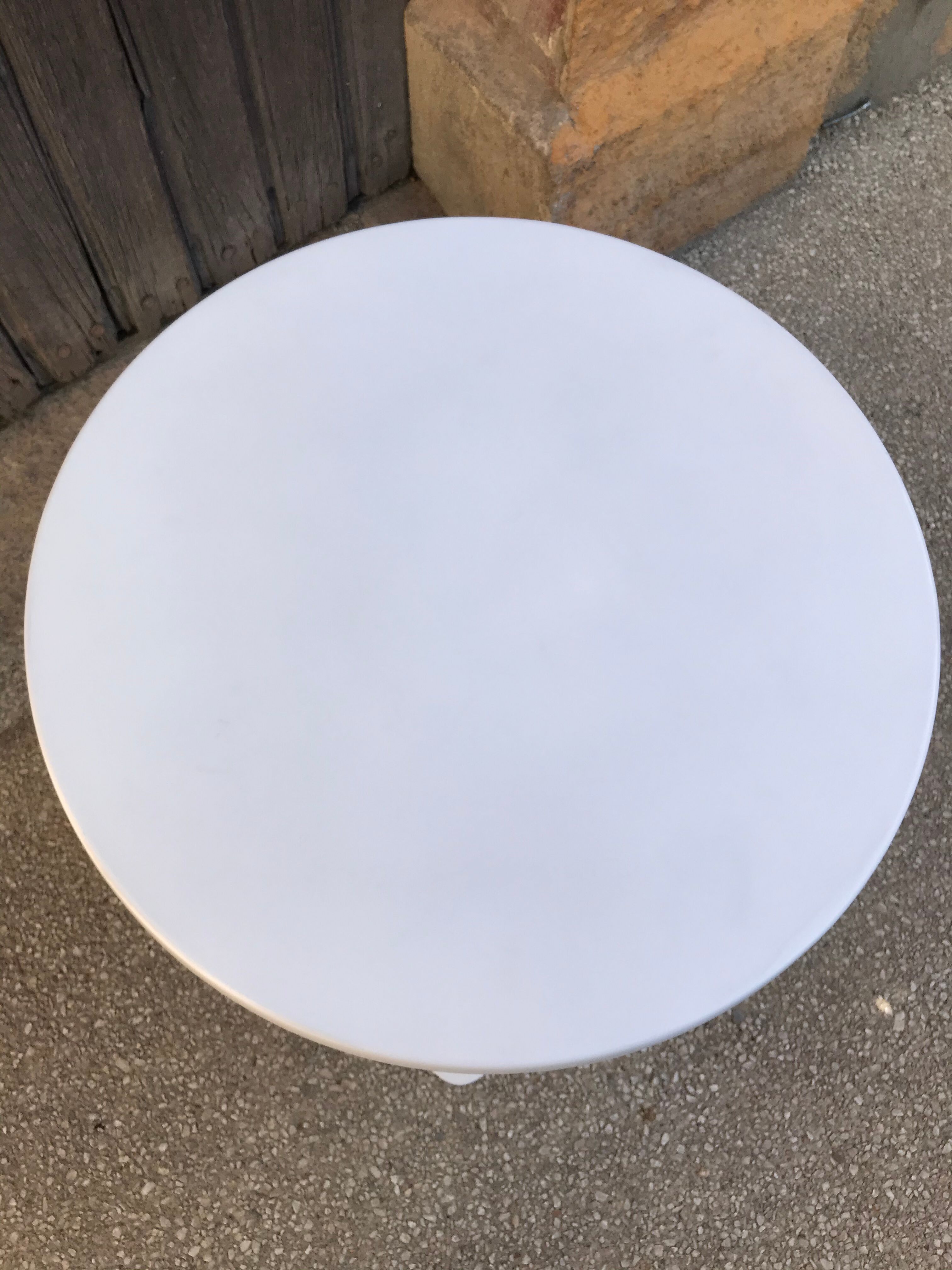 Stamp tulip coffee table