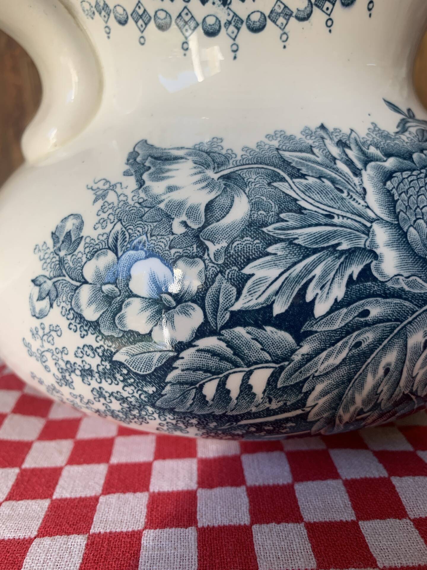 Chubby toilet bowl Jardinière Longwy 1900s