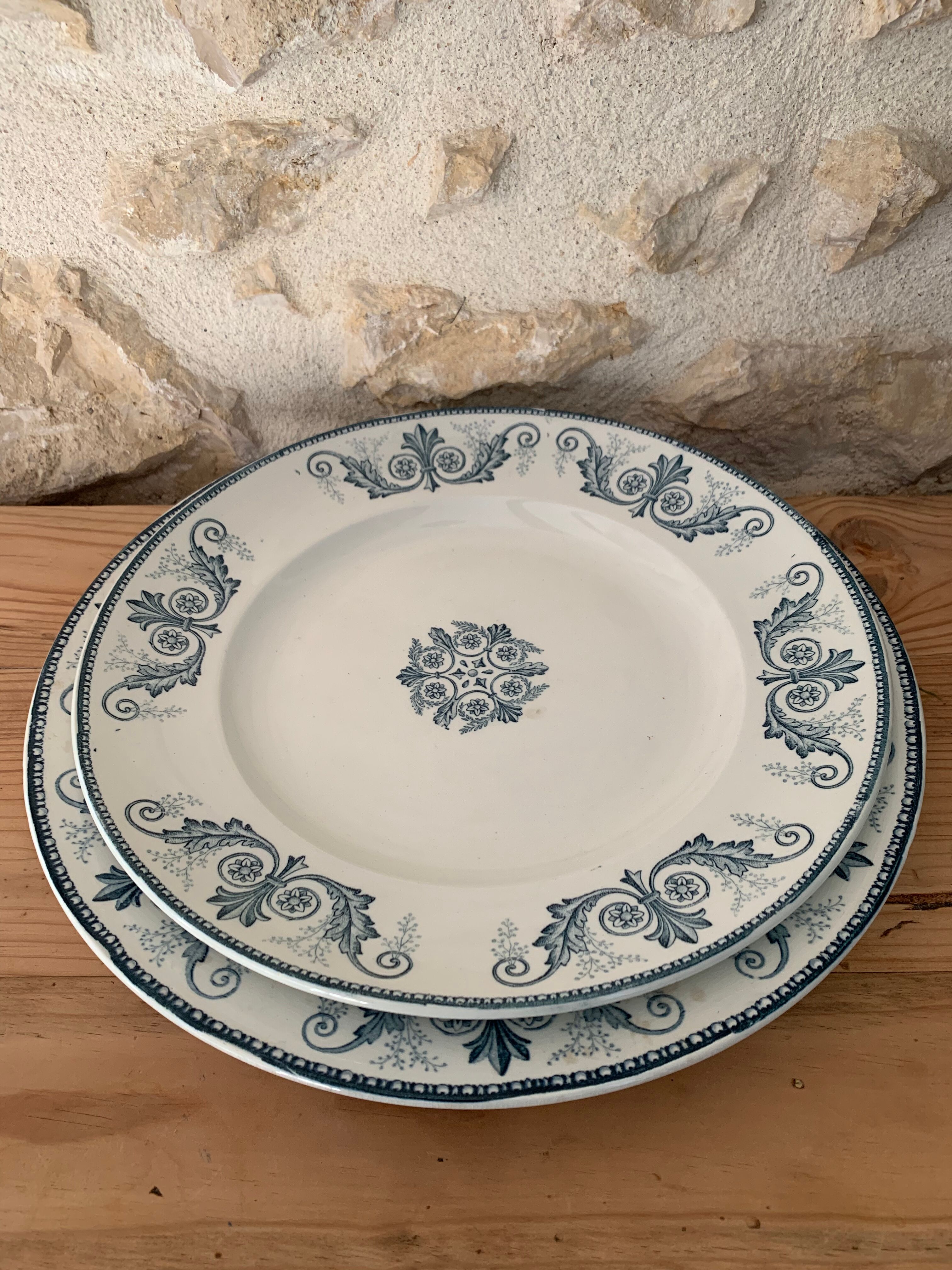 Lot  2 plats ronds
