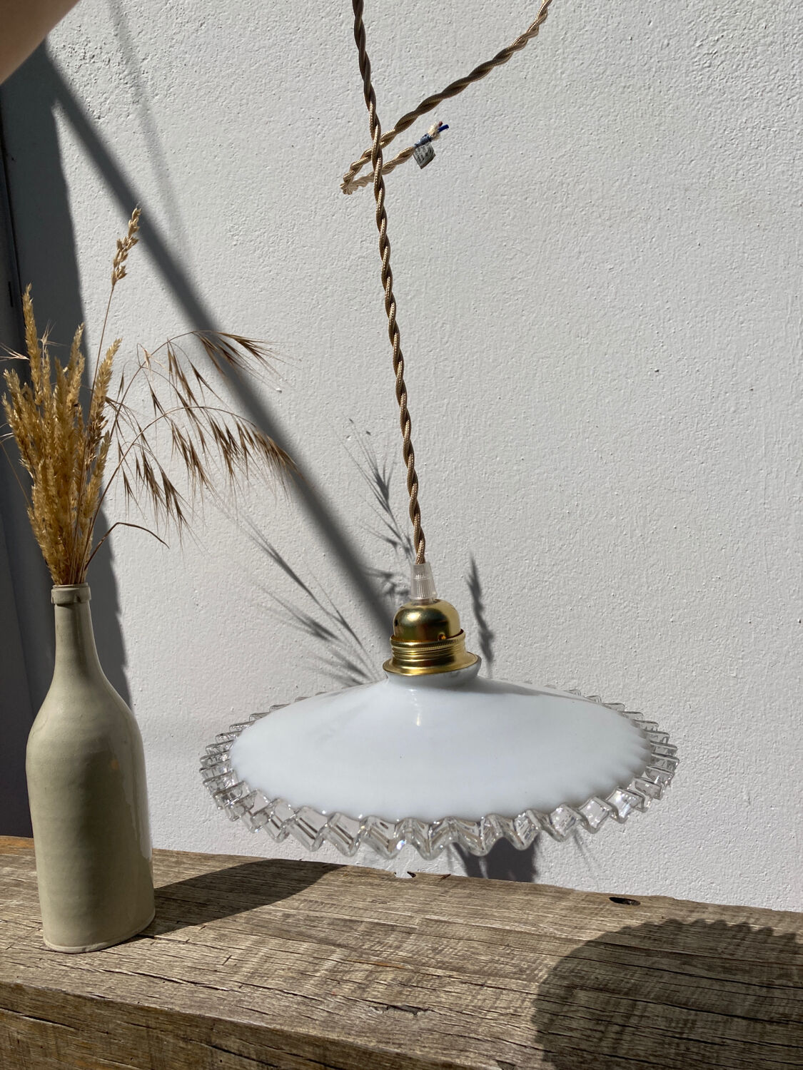 Vintage lace white opaline pendant lamp