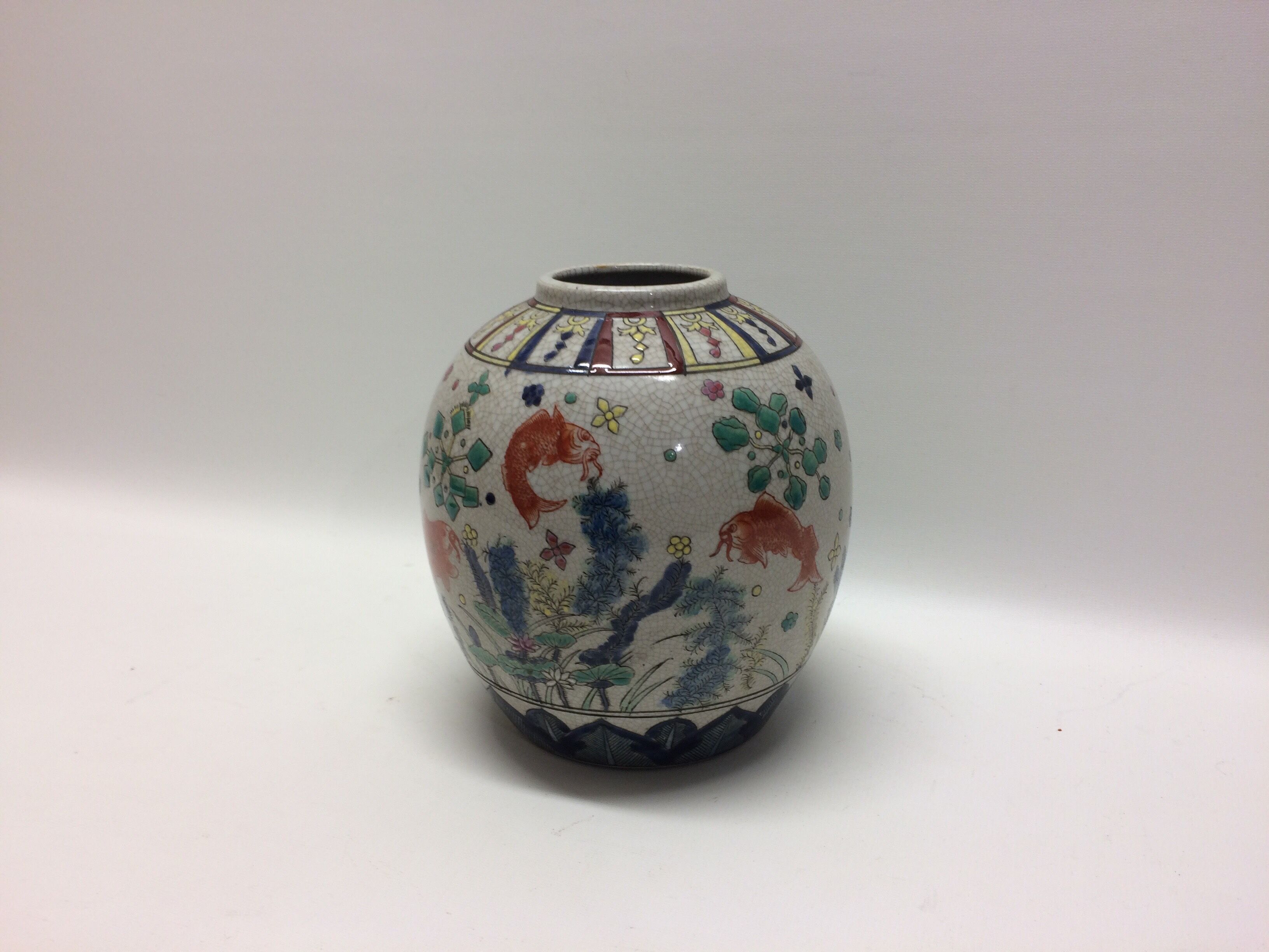 Chinese vase decoration fish