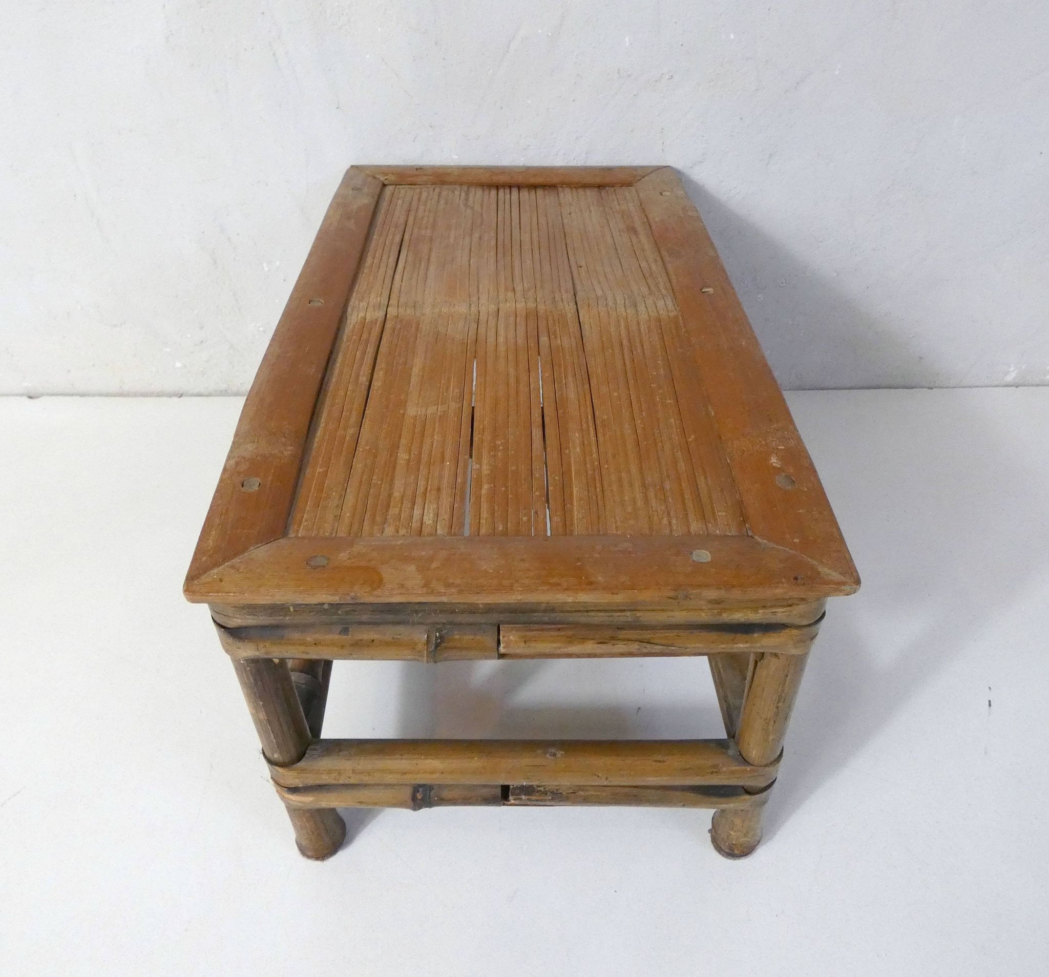 ancien petit Banc en bambou marche pied vintage